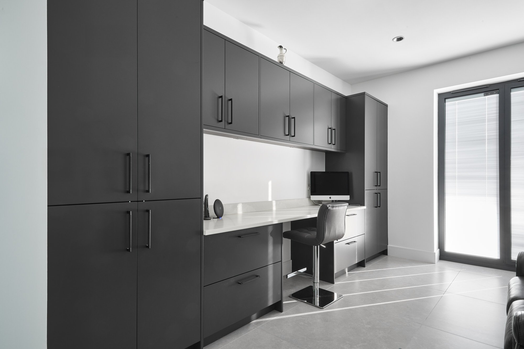 1909 Slab_Graphite_Rowland Garth_Jolly Kitchens_0156_Low Res.jpg