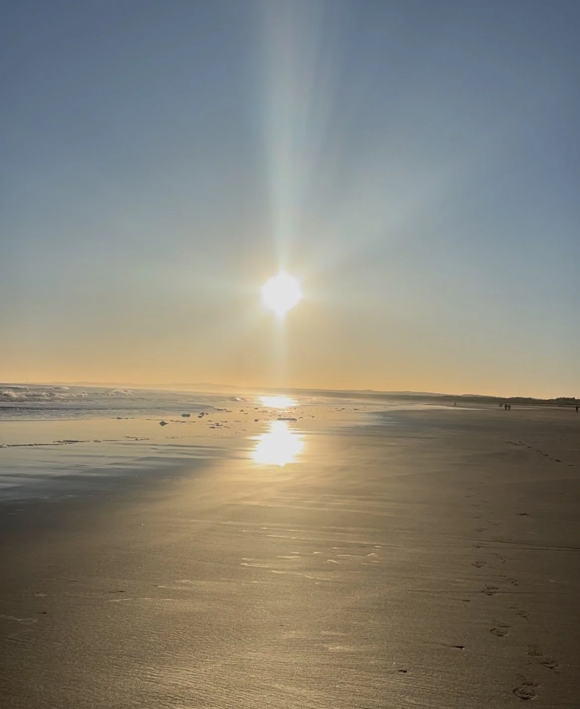 Calm seas and bright horizons representing the power of wellbeing coaching