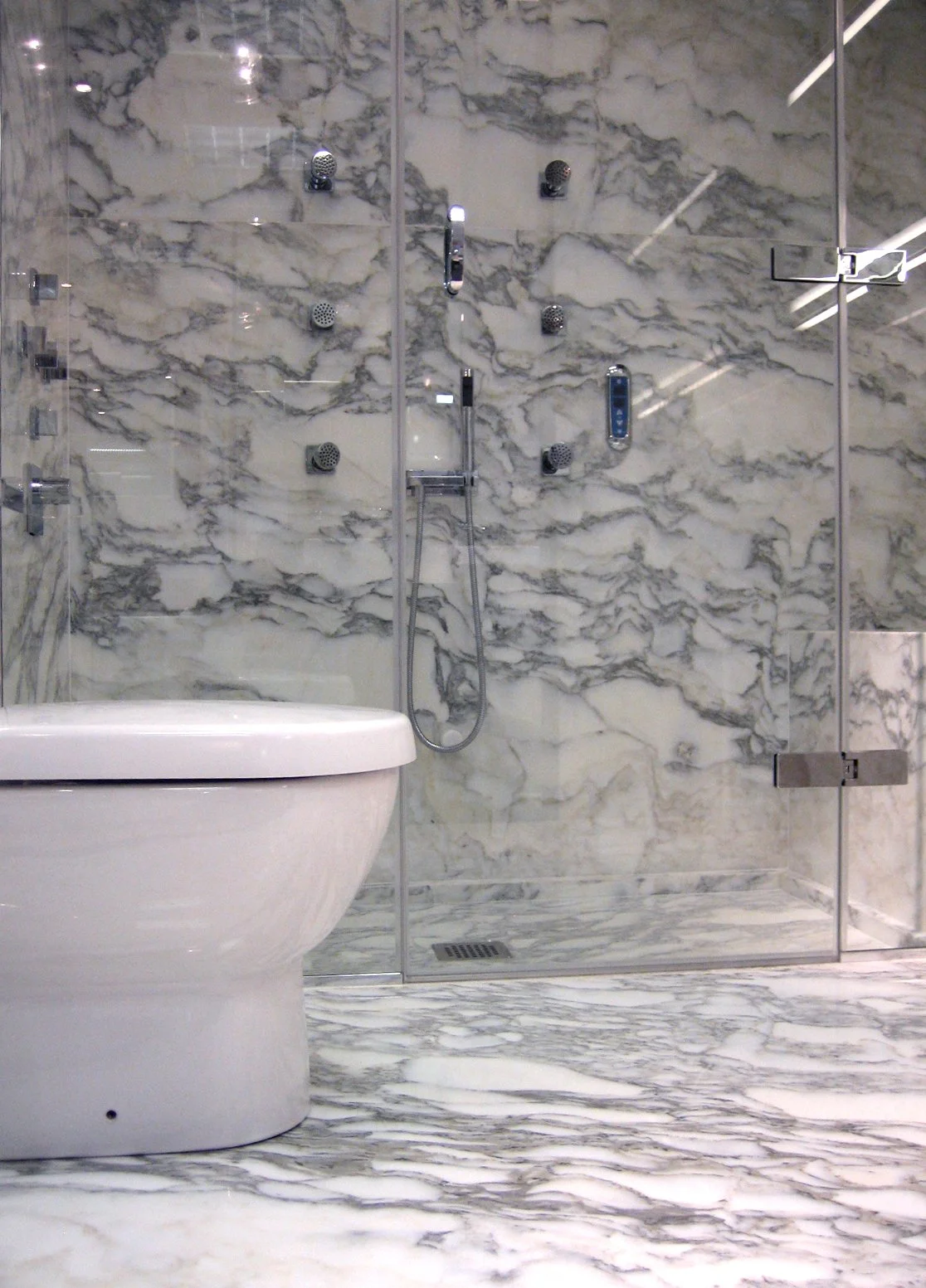 Saturio Bathroom.JPG