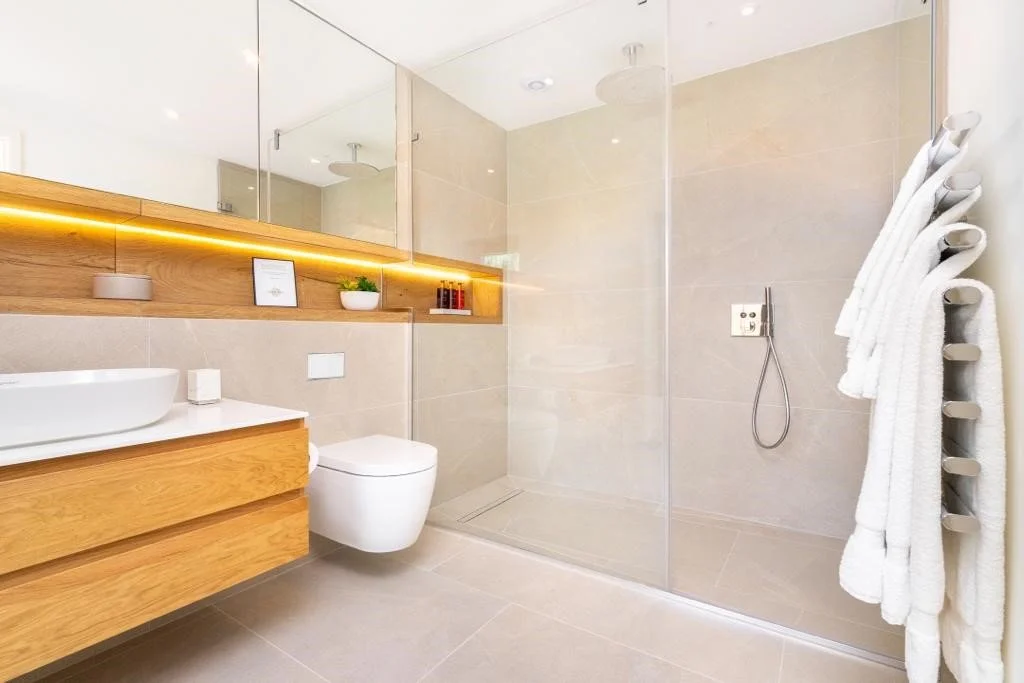 Barn  Bathroom 5.jpg