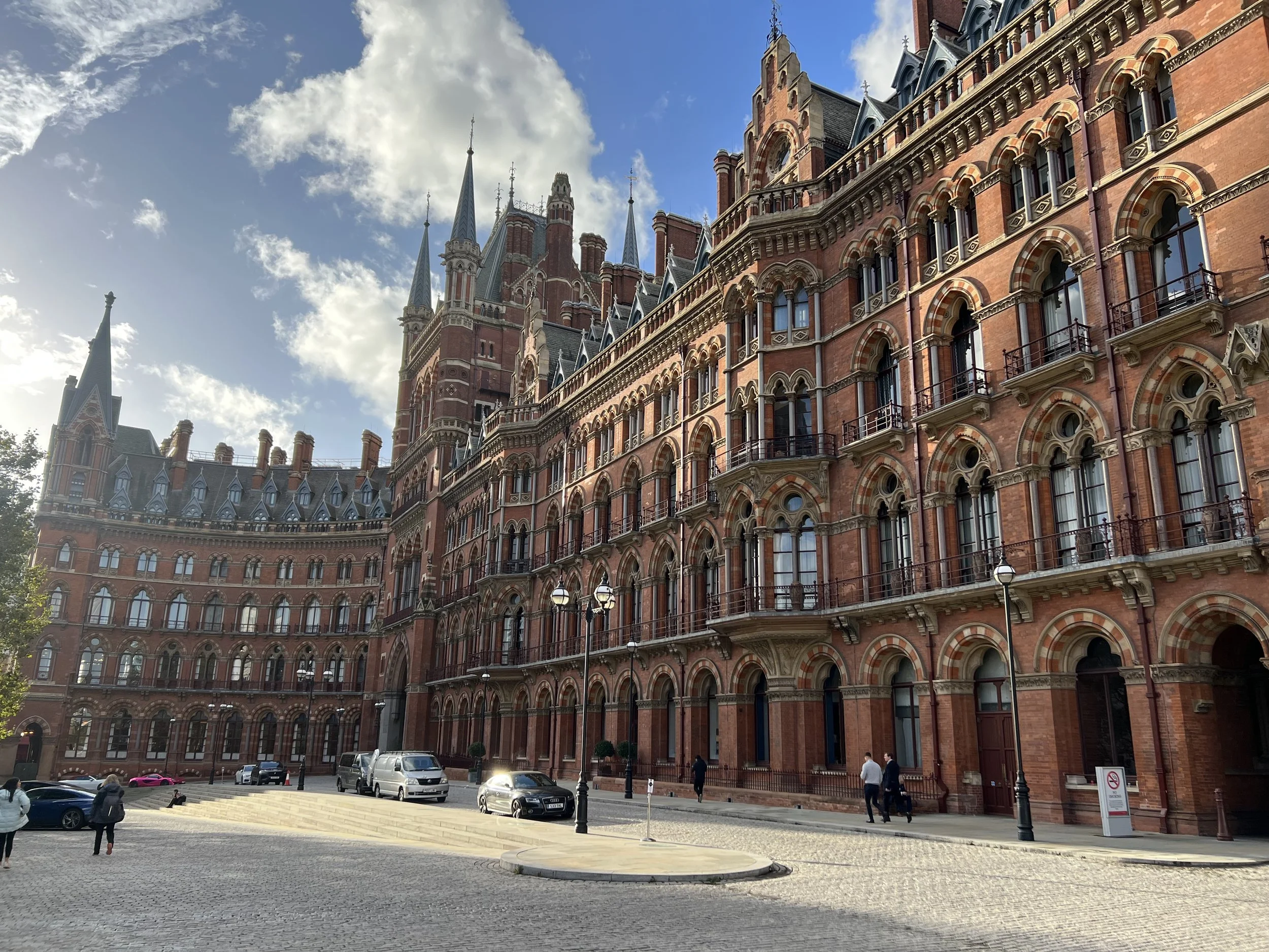 Projects & Contracts