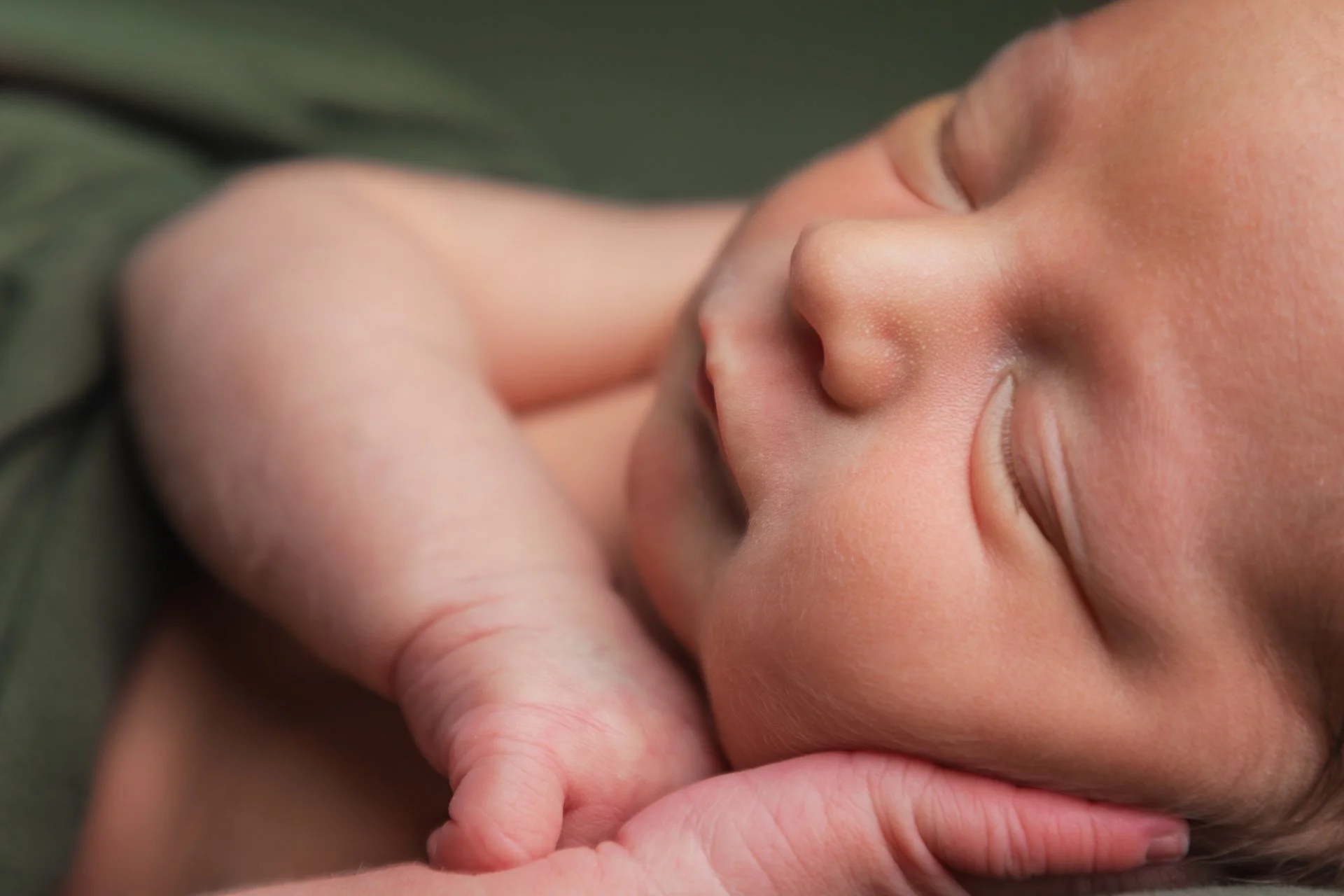 Jesse - Newborn-125.jpg