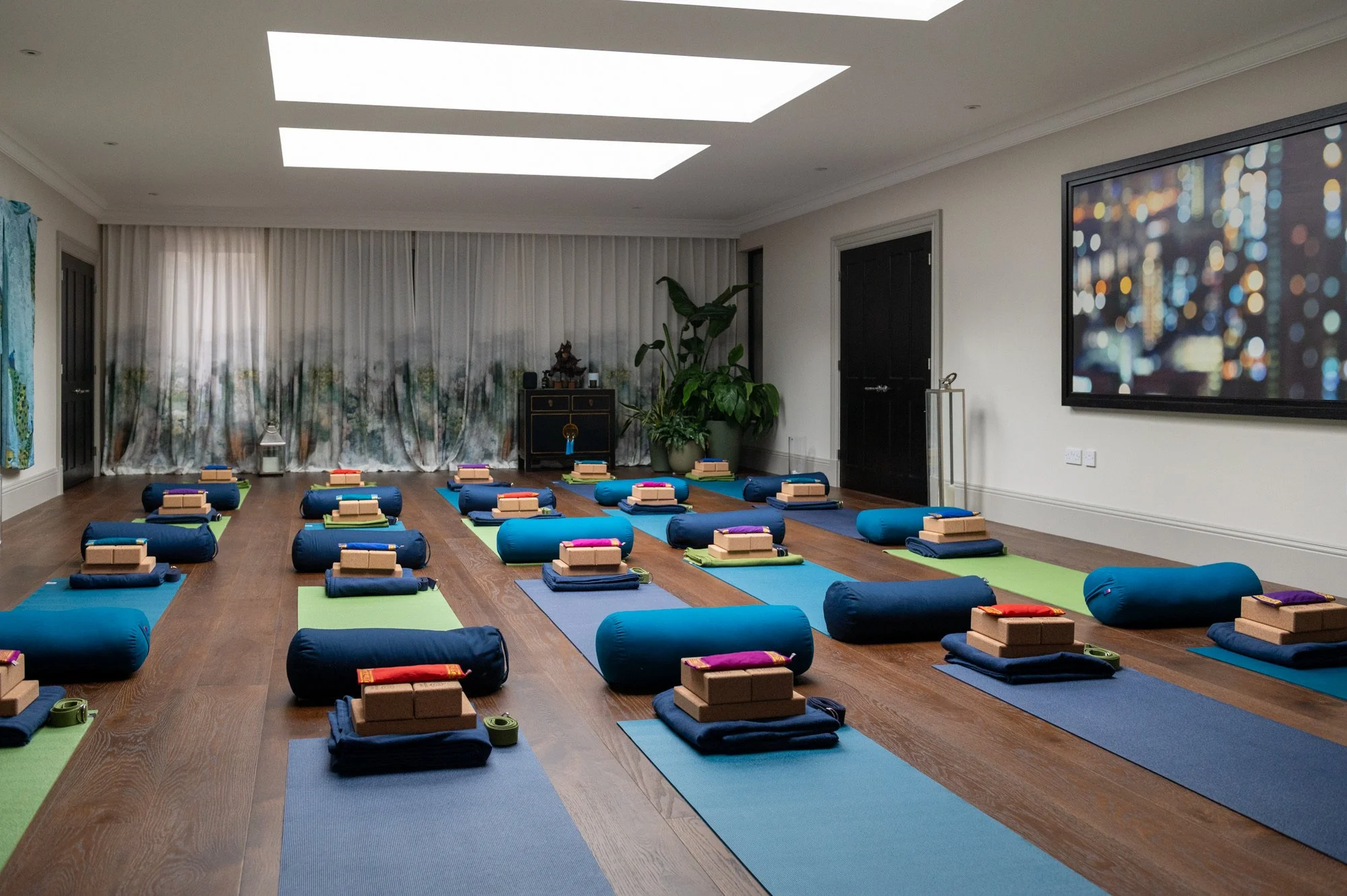 The studio with 20 mats