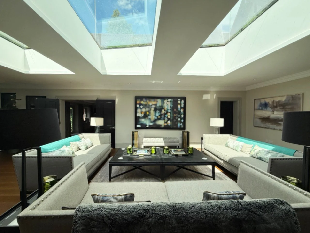 The studio with 3 sofas