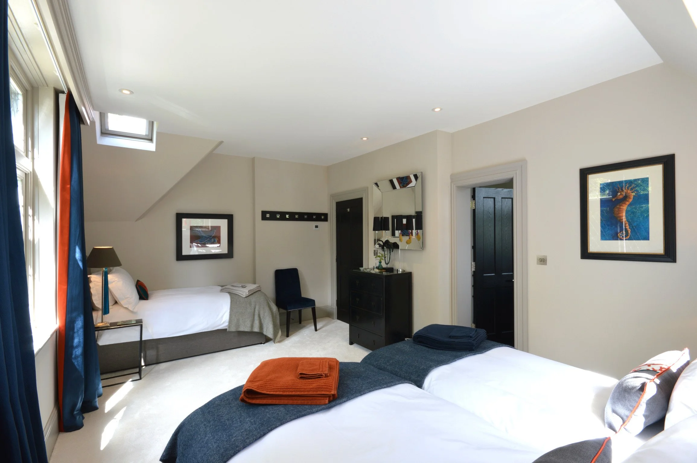 King fisher - 3 single beds with shared ensuite 