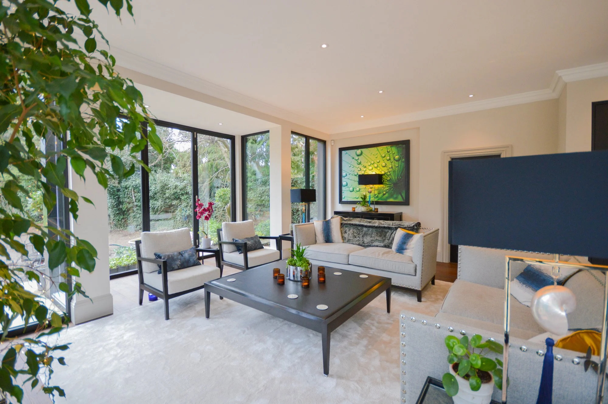 The seating area in the kitchen 