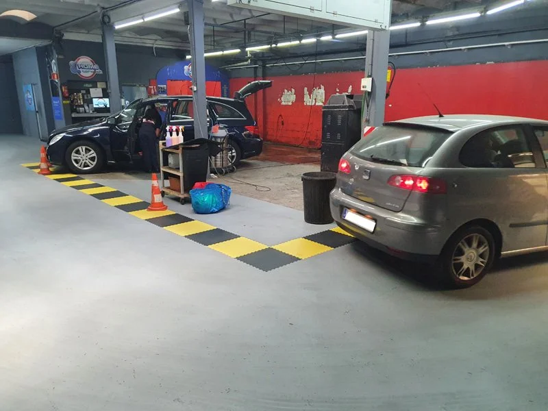 suelo-para-garajes-talleres-coches-Modulfix.jpg