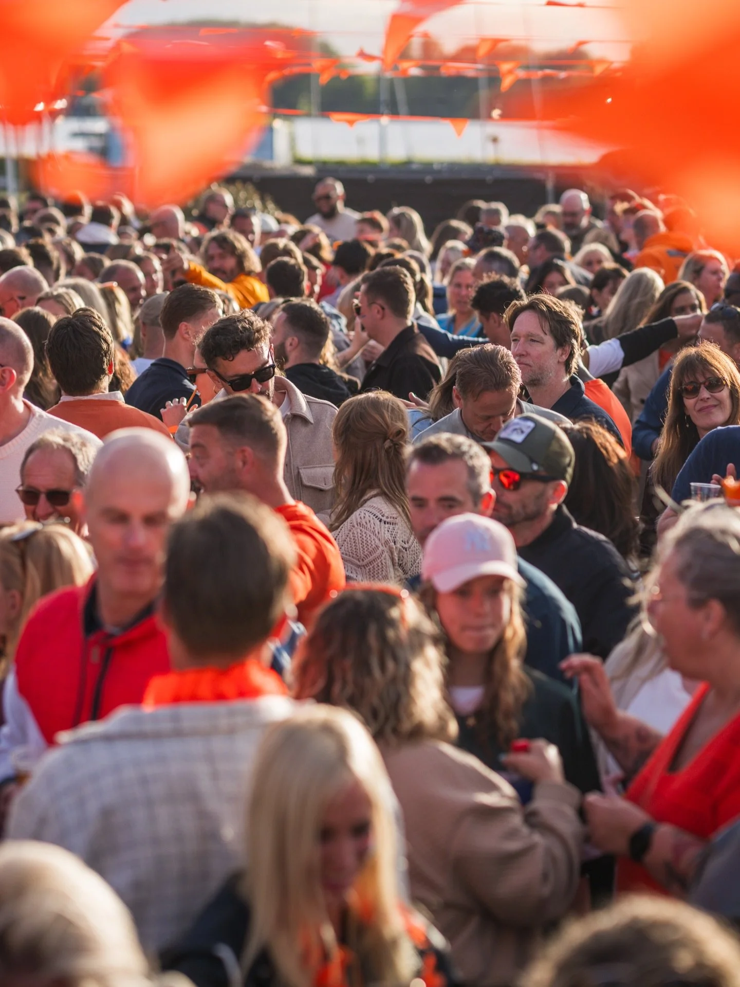 🧡WAT EEN DAG🧡
Wat hebben we van jullie genoten op Koningsdag en genieten nog na van de fantastische foto&rsquo;s! Je vindt ze allemaal op onze site (nossa.nl/koningsdag-2026)
Dank jullie wel!

📷 @kimograshuis 

#nossa #rotterdam #nesselande #konin