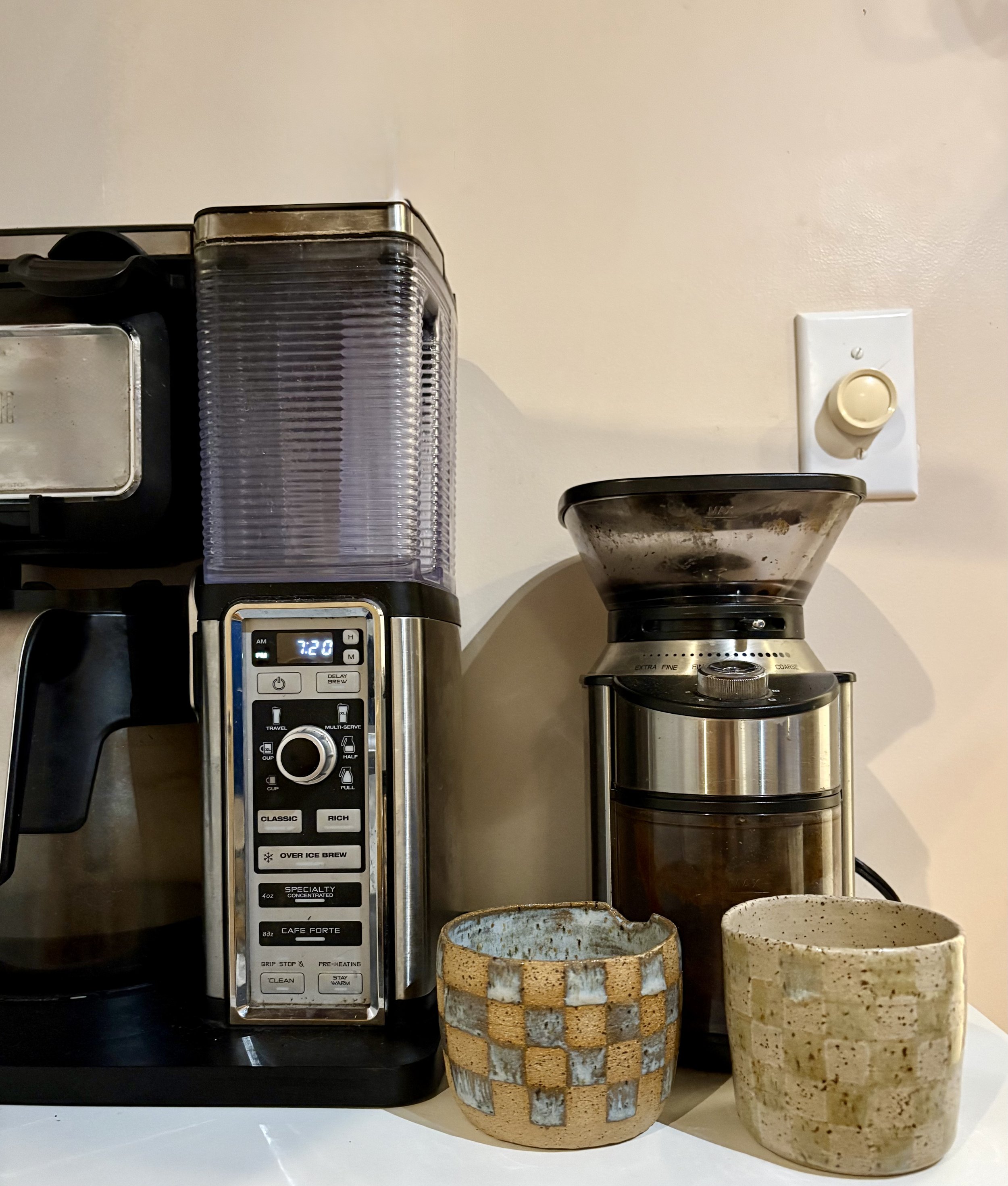 Coffee maker, coffee grinder, two ceramic cups