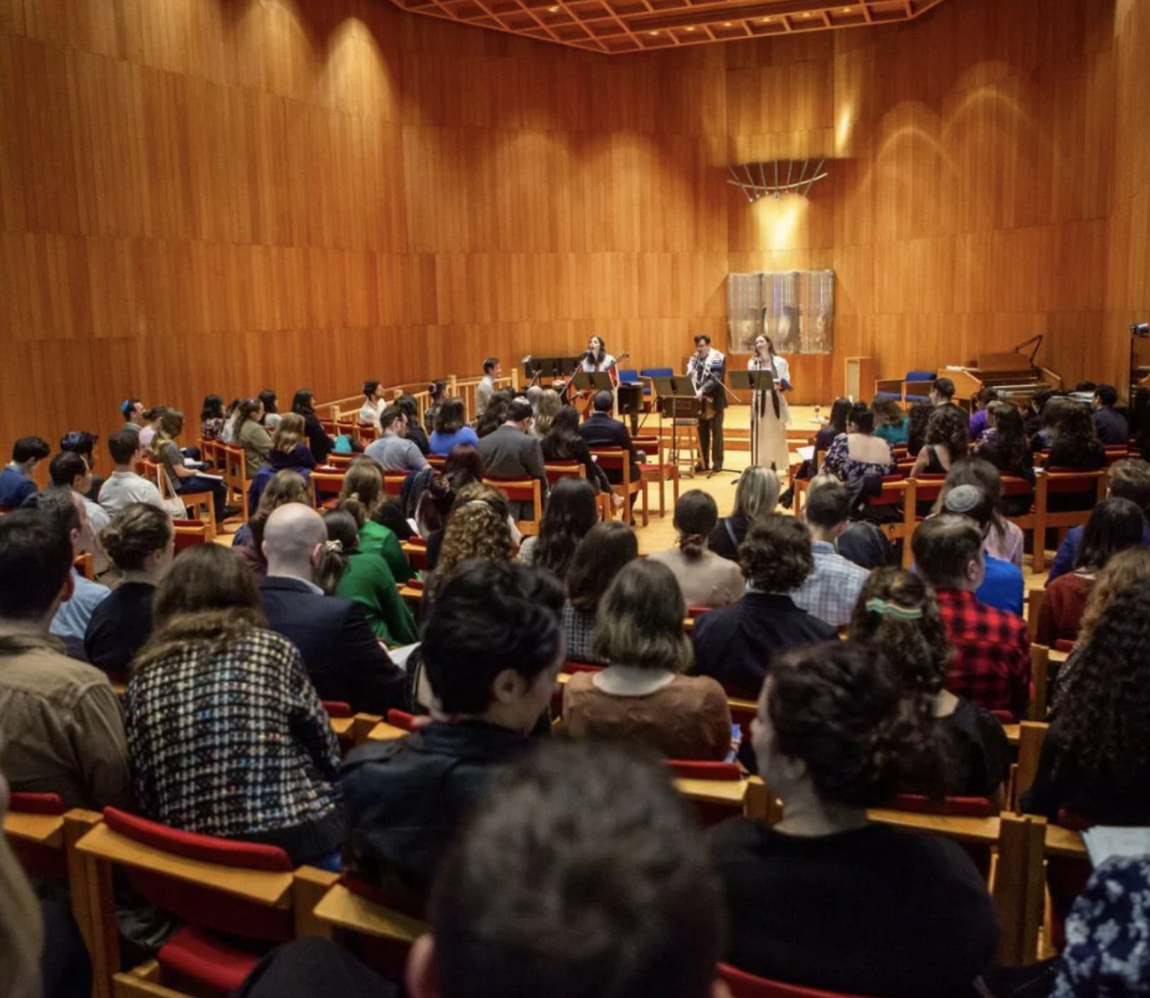 With a small, invested team, we welcome a community of young Jews in their 20s and 30s to gather monthly for Shabbat as part of Central 20s & 30s and the NYC SHABBAT COLLECTIVE.