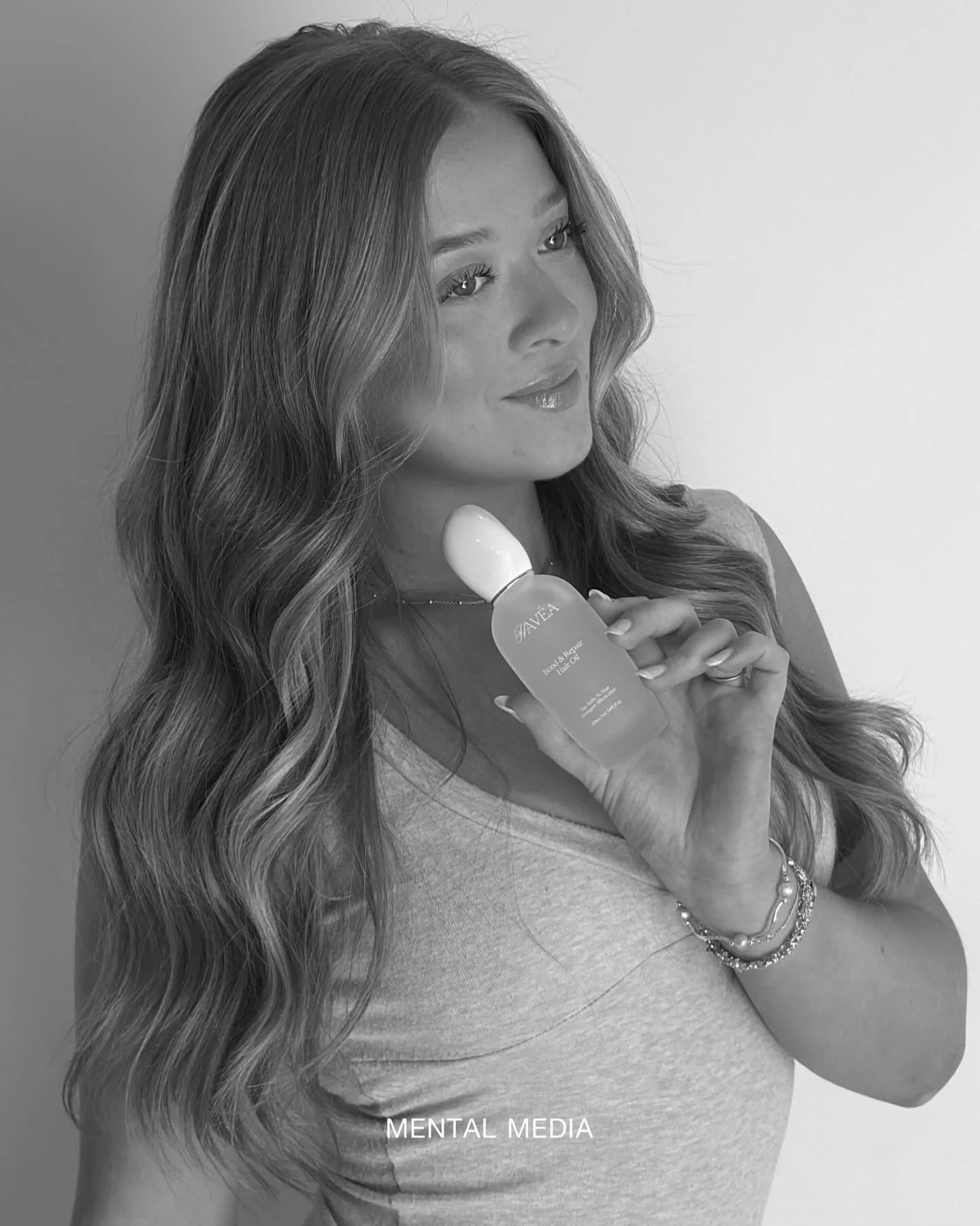 Introducing Hav&eacute;a.

A coastal luxury beauty brand created by a professional hairstylist, built from real, behind-the-chair experience.
After years working in the salon, the founder began experiencing sensitivities to traditional products, lead