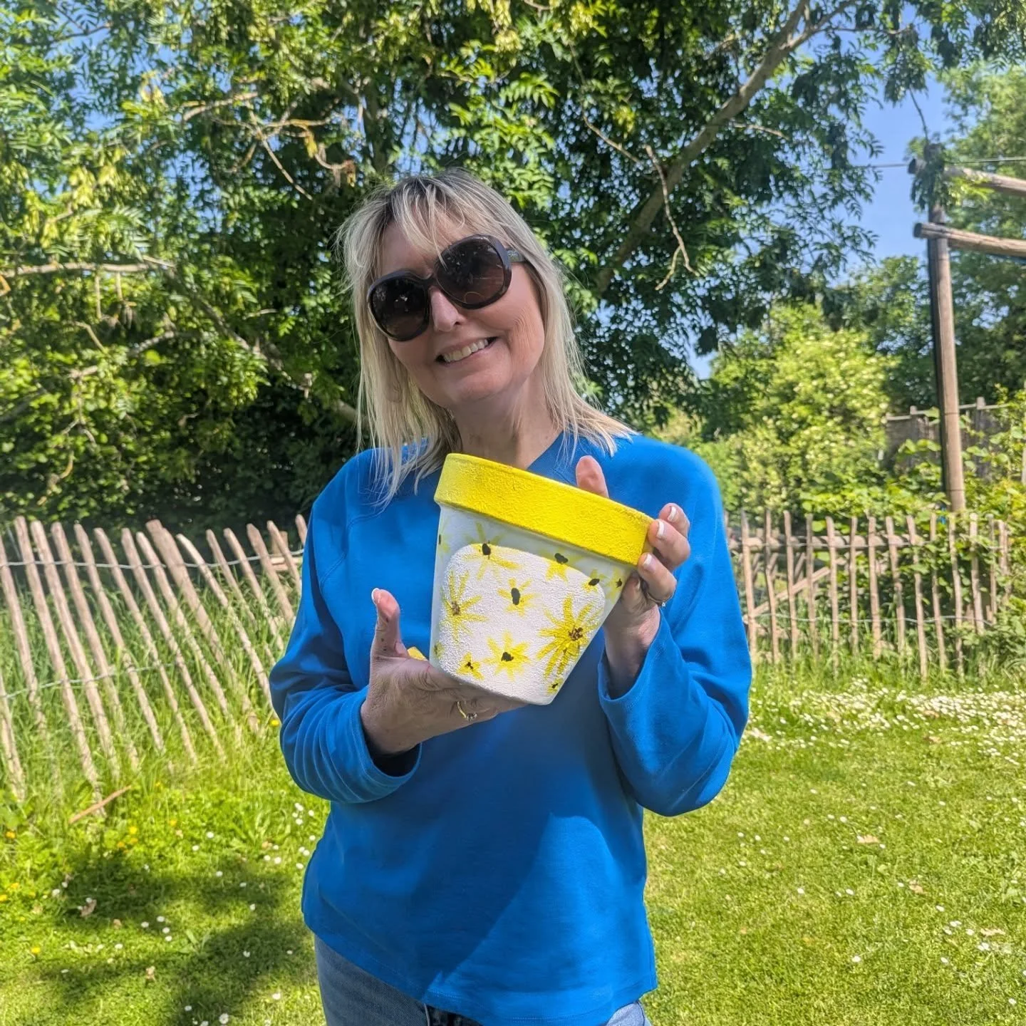 Had the BEST first weekend at @globeathay 🌞🍊✨

I&rsquo;ve met lots of lovely people, spent hours crafting on the lawn, sharing conversations and getting creative painting tote bags &amp; plant pots 🎨🪴

And we&rsquo;re not done yet&hellip; 

I&rsq