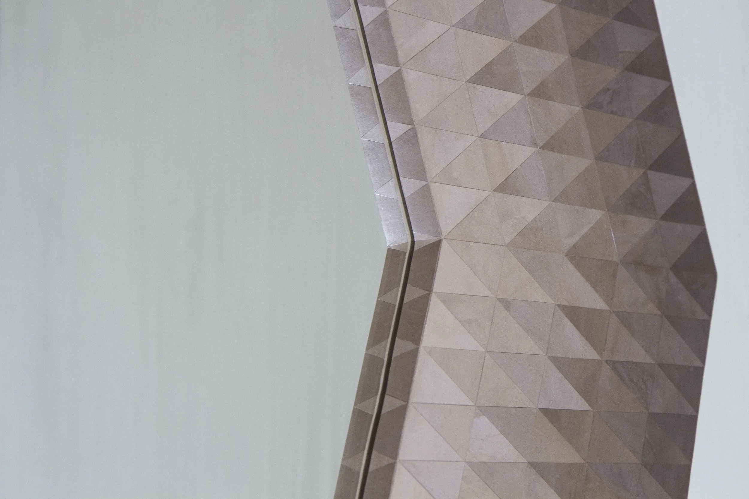 Miroir Iris Close-up Chant intérieur.jpg