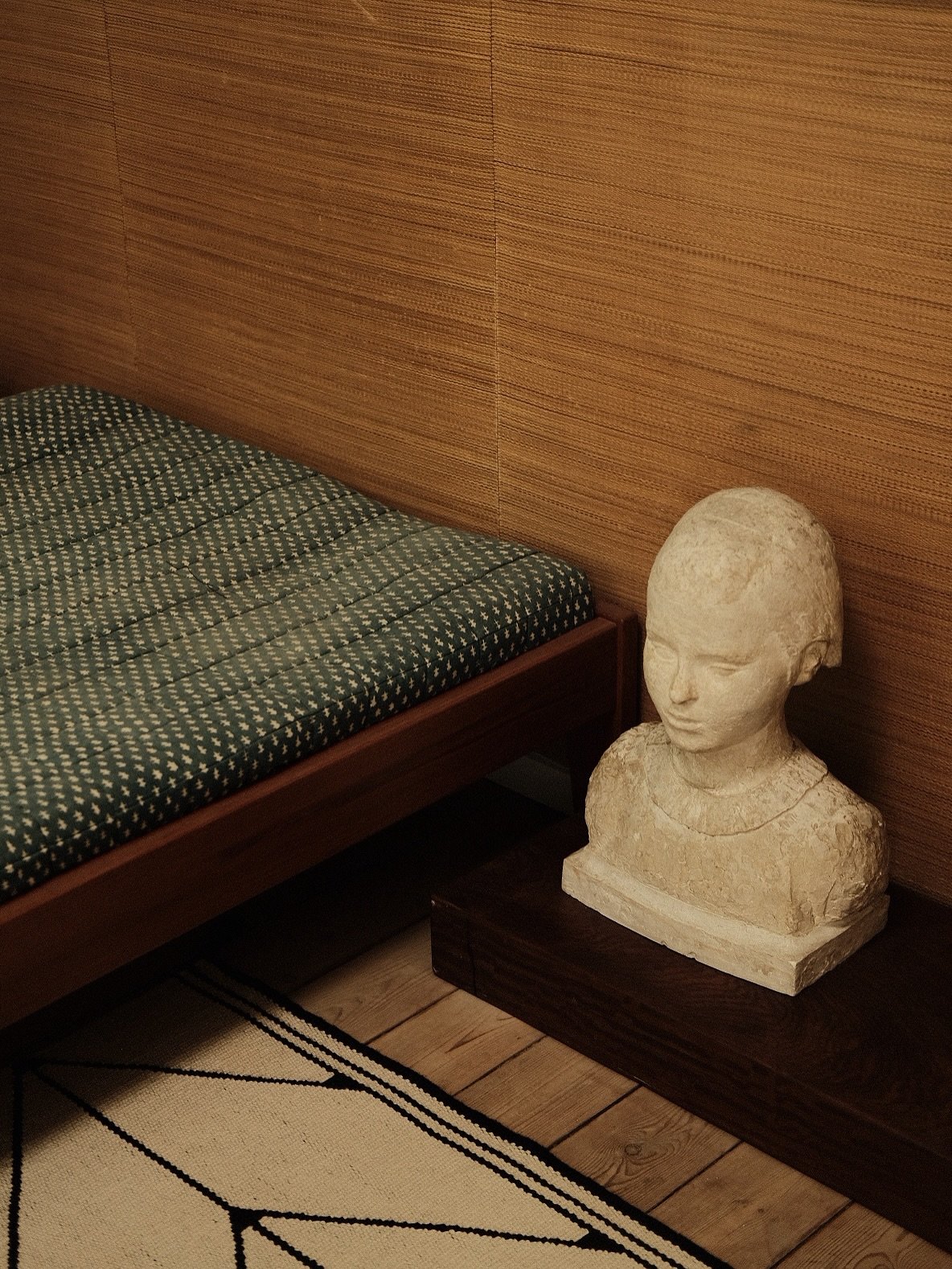 Finally made it to the Finn Juhl house 🖤
&ldquo;Look at the ceiling and the floor&mdash;not just the furniture,&rdquo; I was told.