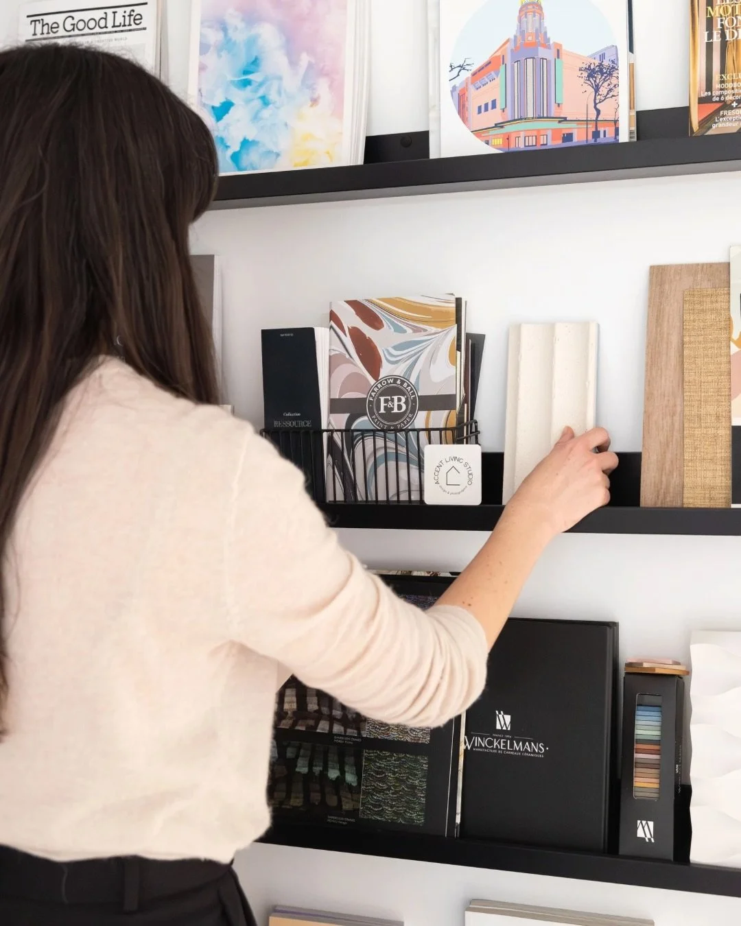 Dans un projet de d&eacute;coration int&eacute;rieure, le choix des mat&eacute;riaux n&rsquo;est pas anodin, il est structurant. 

La mat&eacute;rialit&eacute; conditionne la perception d&rsquo;un lieu, son confort sensoriel et sa capacit&eacute; &ag