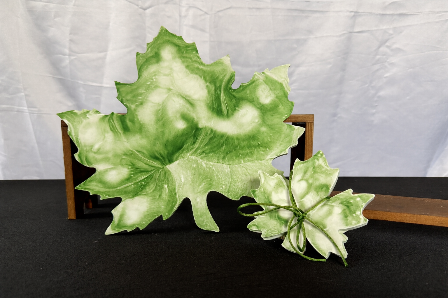 Green Maple Leaf.png