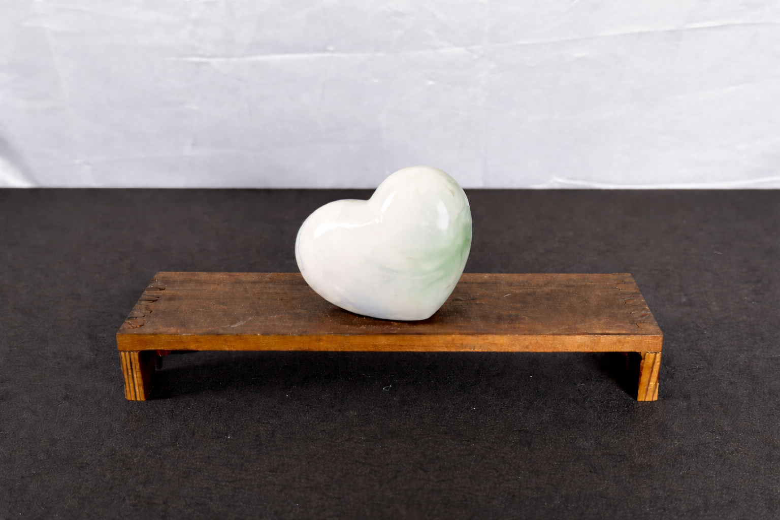 Green Love Heart Paperweight.png