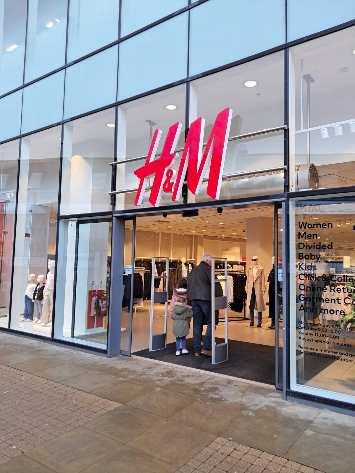 H&M store-front - fast-fashion