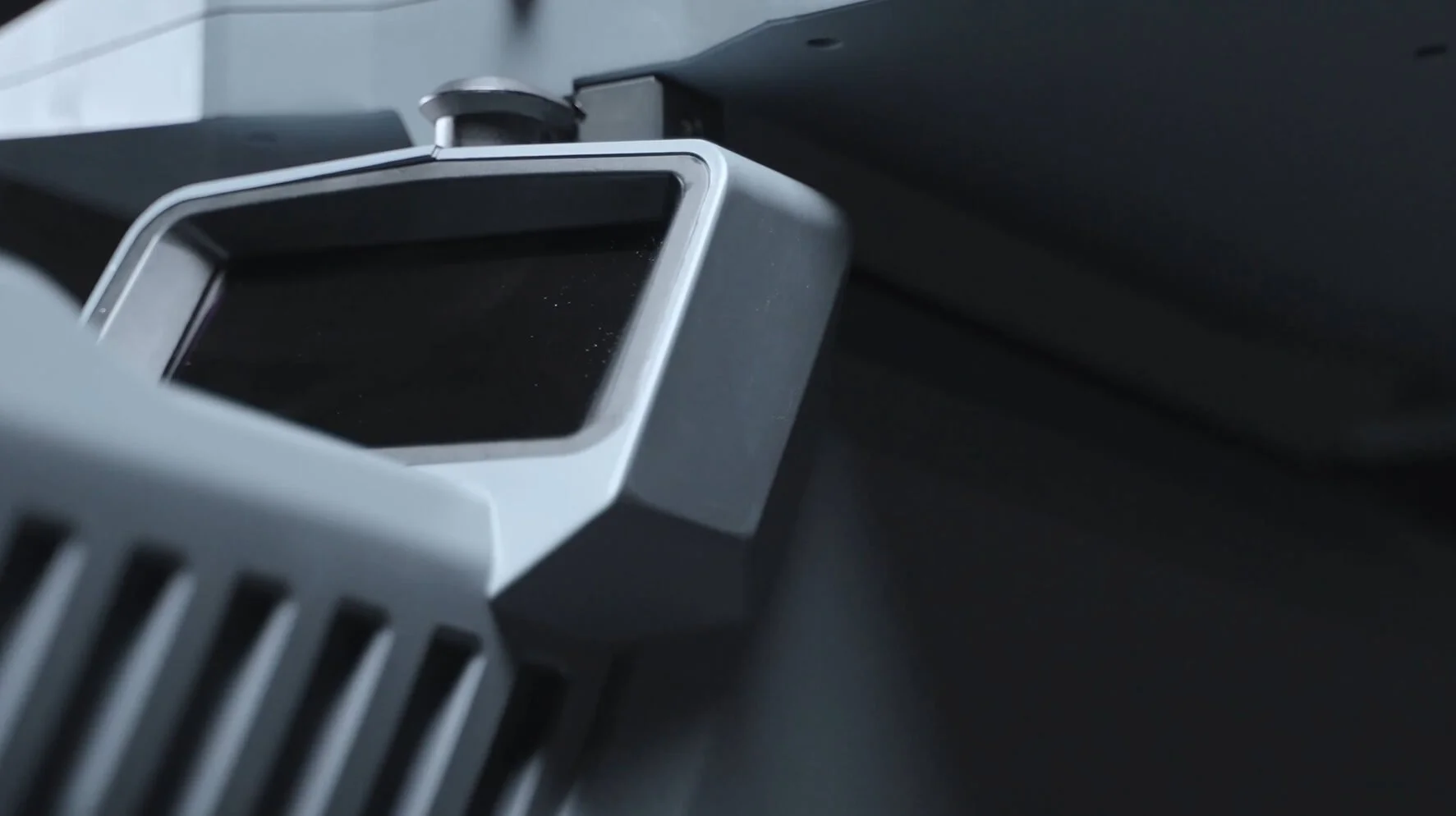 Hunter Pro (SHH110) - -.jpg