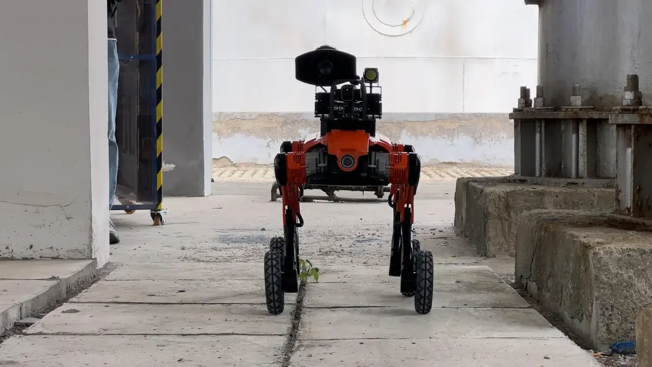 RXR-C10LQ-S Auxiliary Wheeled Robot Dog3.webp