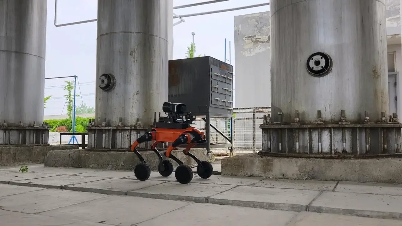 RXR-C10LQ-S Auxiliary Wheeled Robot Dog5.webp