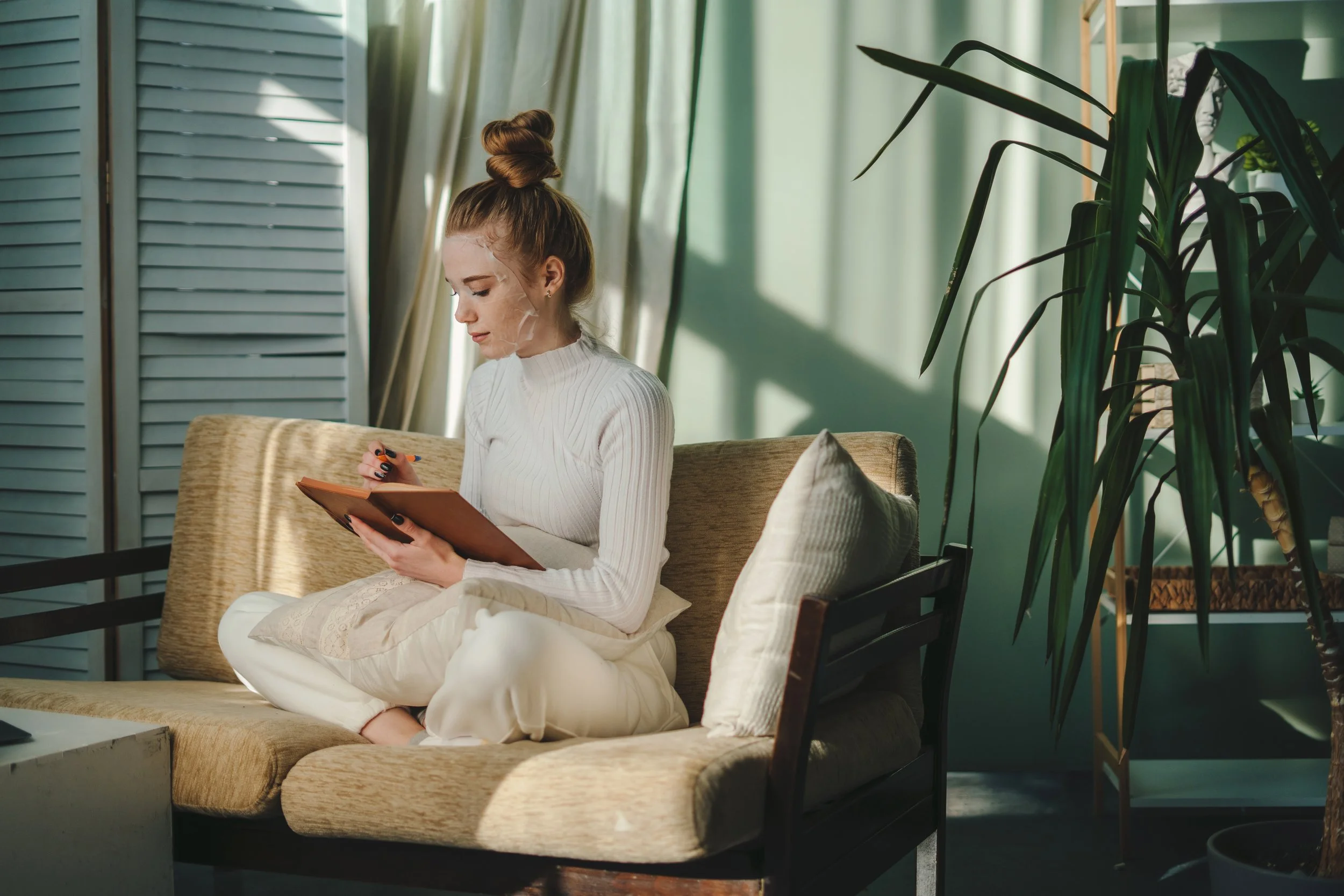 Navigating the Emotional Terrain of Writing Personal Narratives: