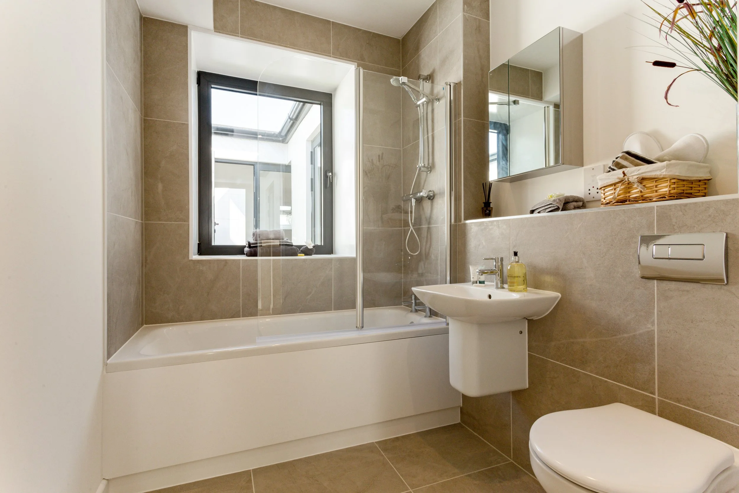 19 Southgate fpz261233 (35).jpg