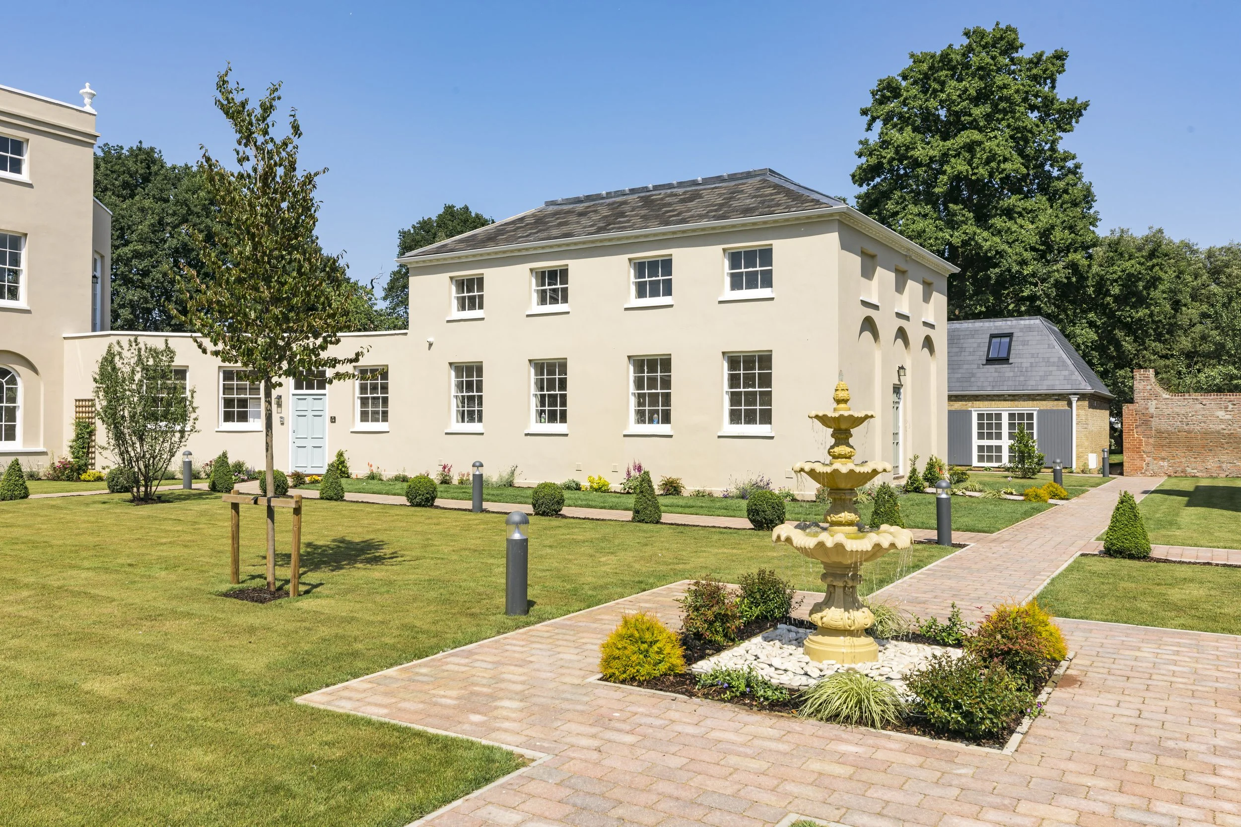 Luddington House Virginia Water TW20 9UZ-361.jpg