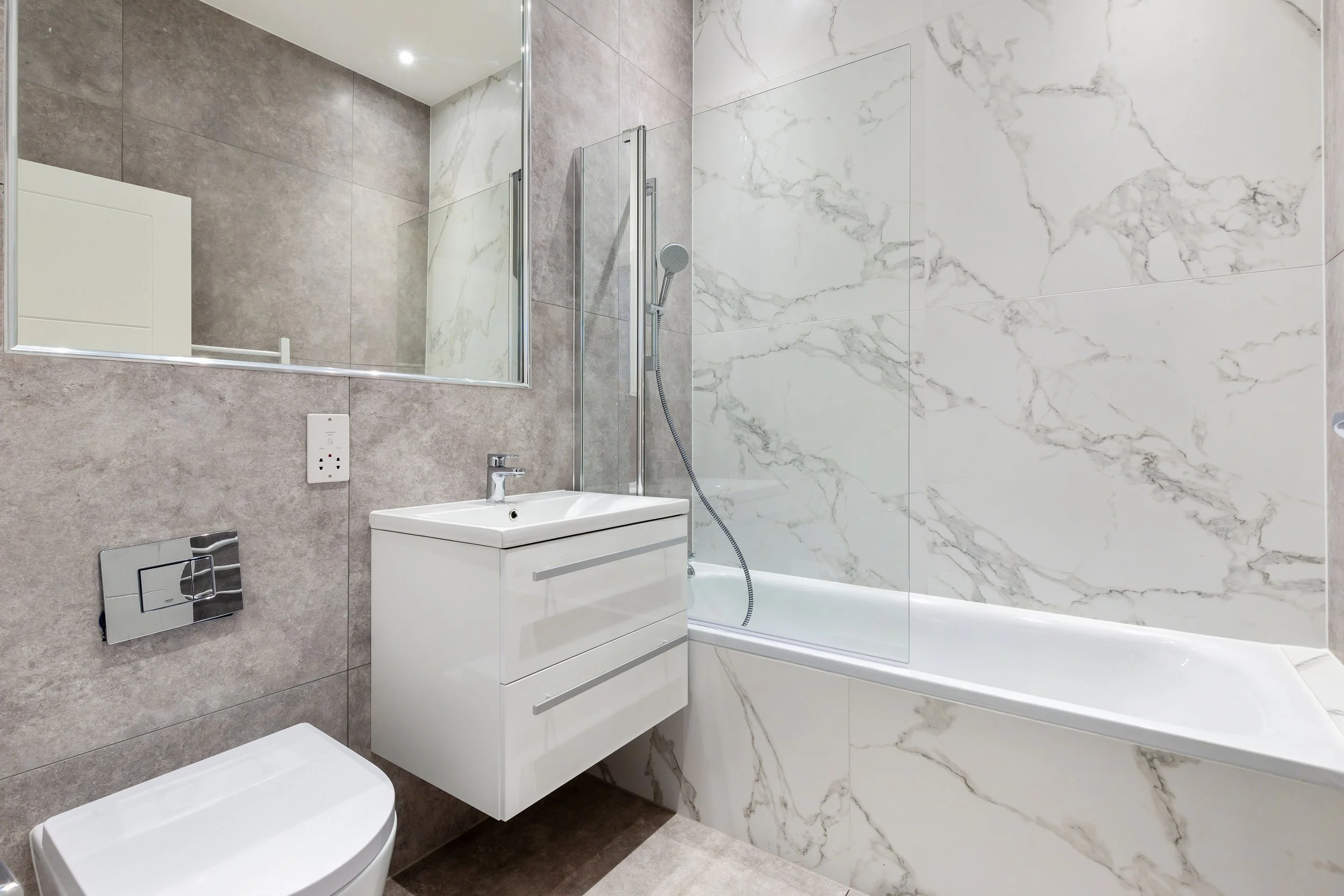 071220228_JASP_Flat 2 Normanby House 229 Putney Bridge Road_SW15 2PU_019.jpg