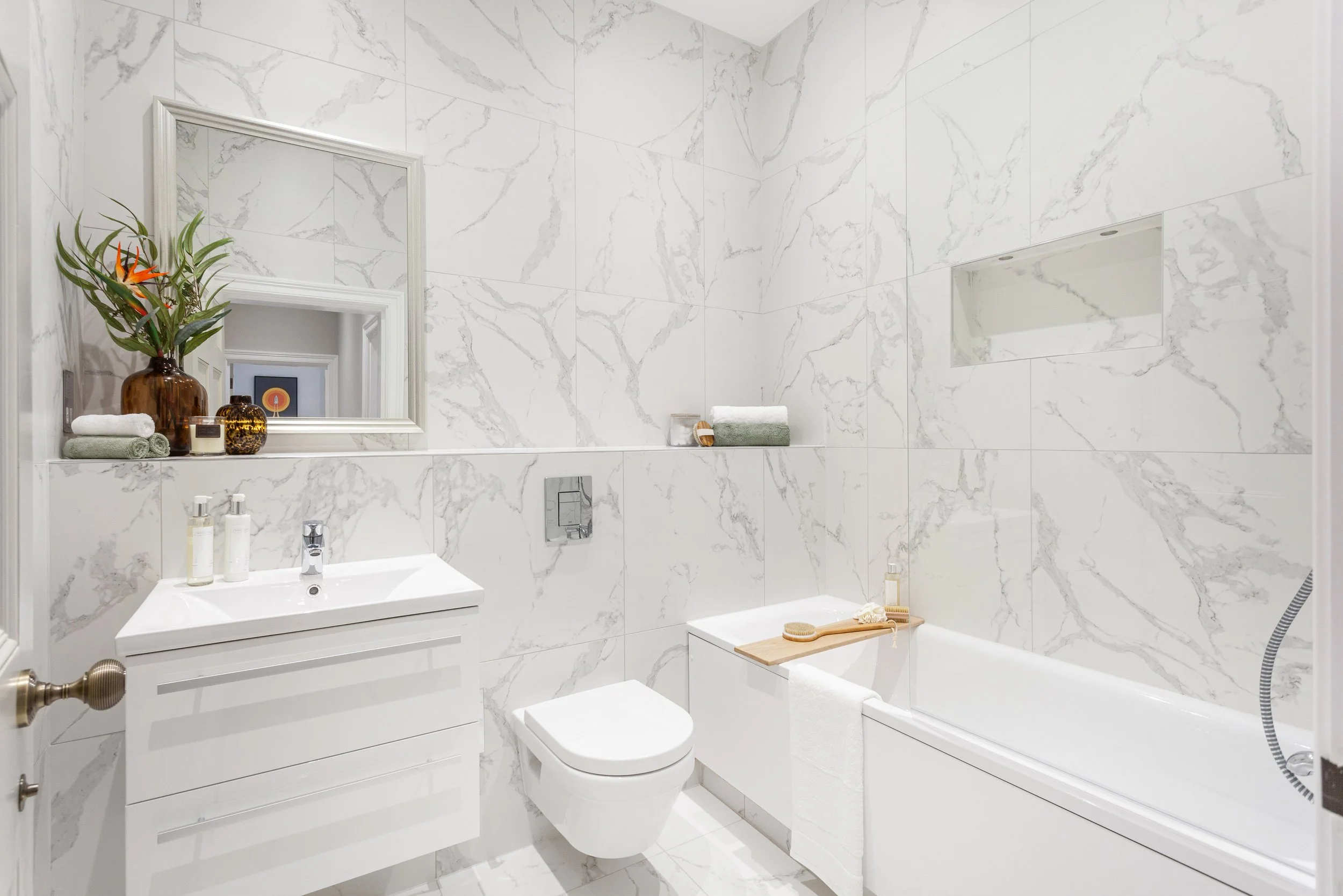 3110202213_JASP_11 Athos Close Carmelite Place_N2 0SE_015.jpg