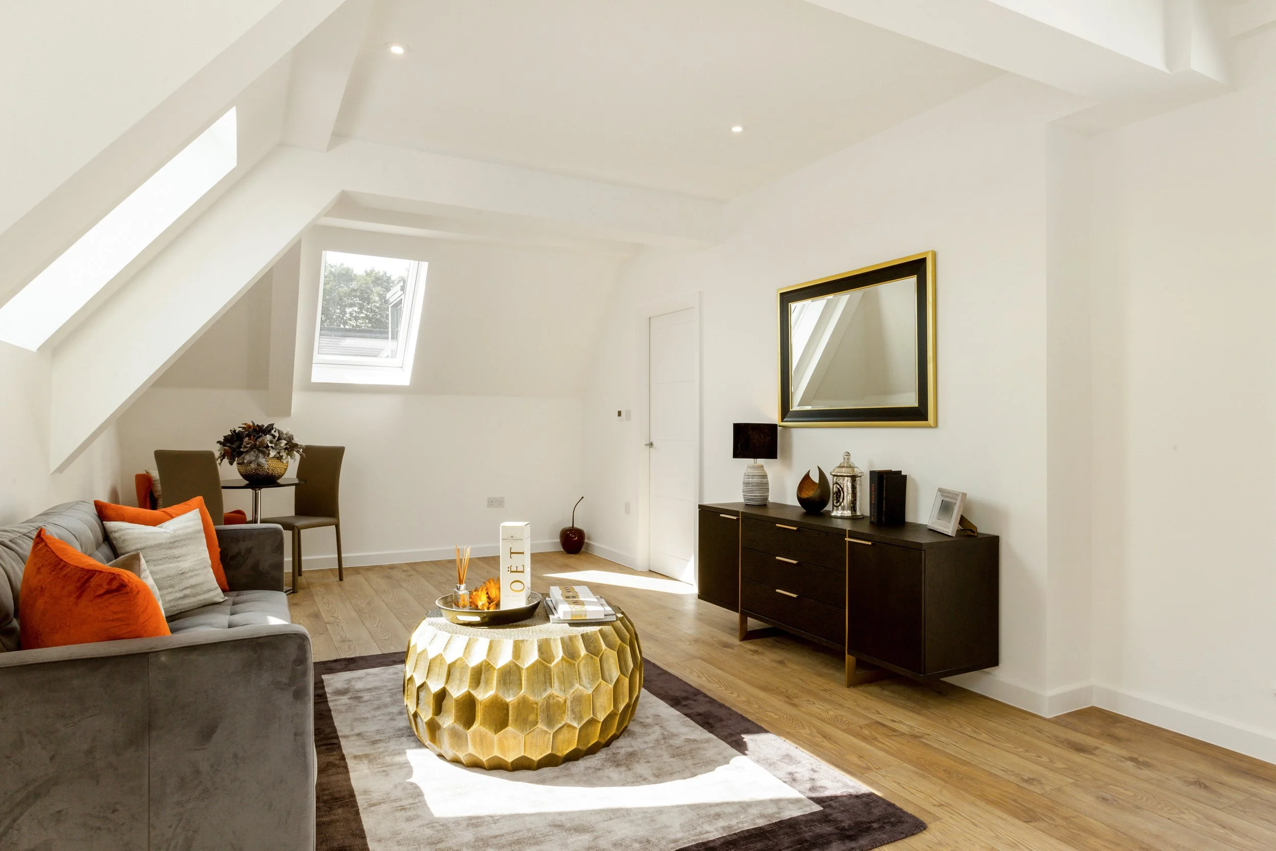 19 Southgate fpz261233 (10).jpg