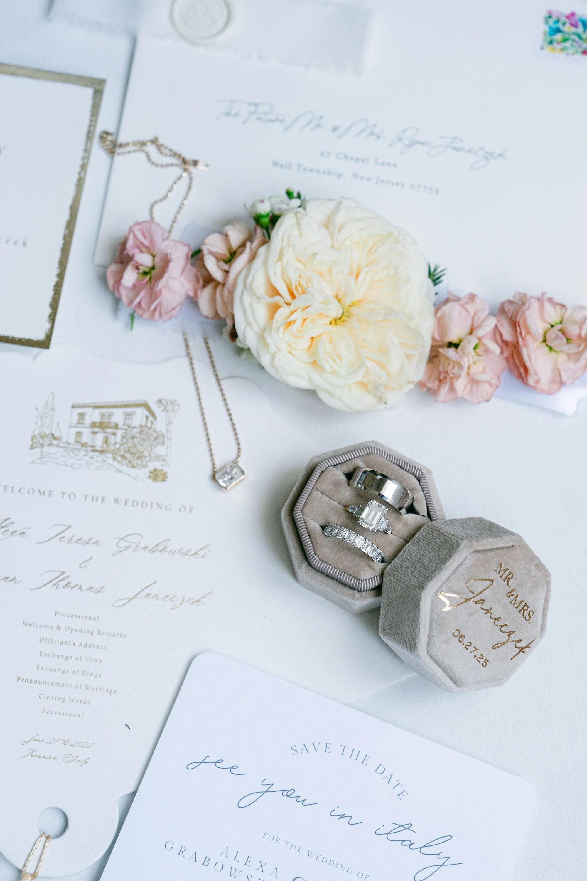 Bride Alexa wanted all details to be perfect. A glimpse of the stunning stationery for the wedding in Taormina.