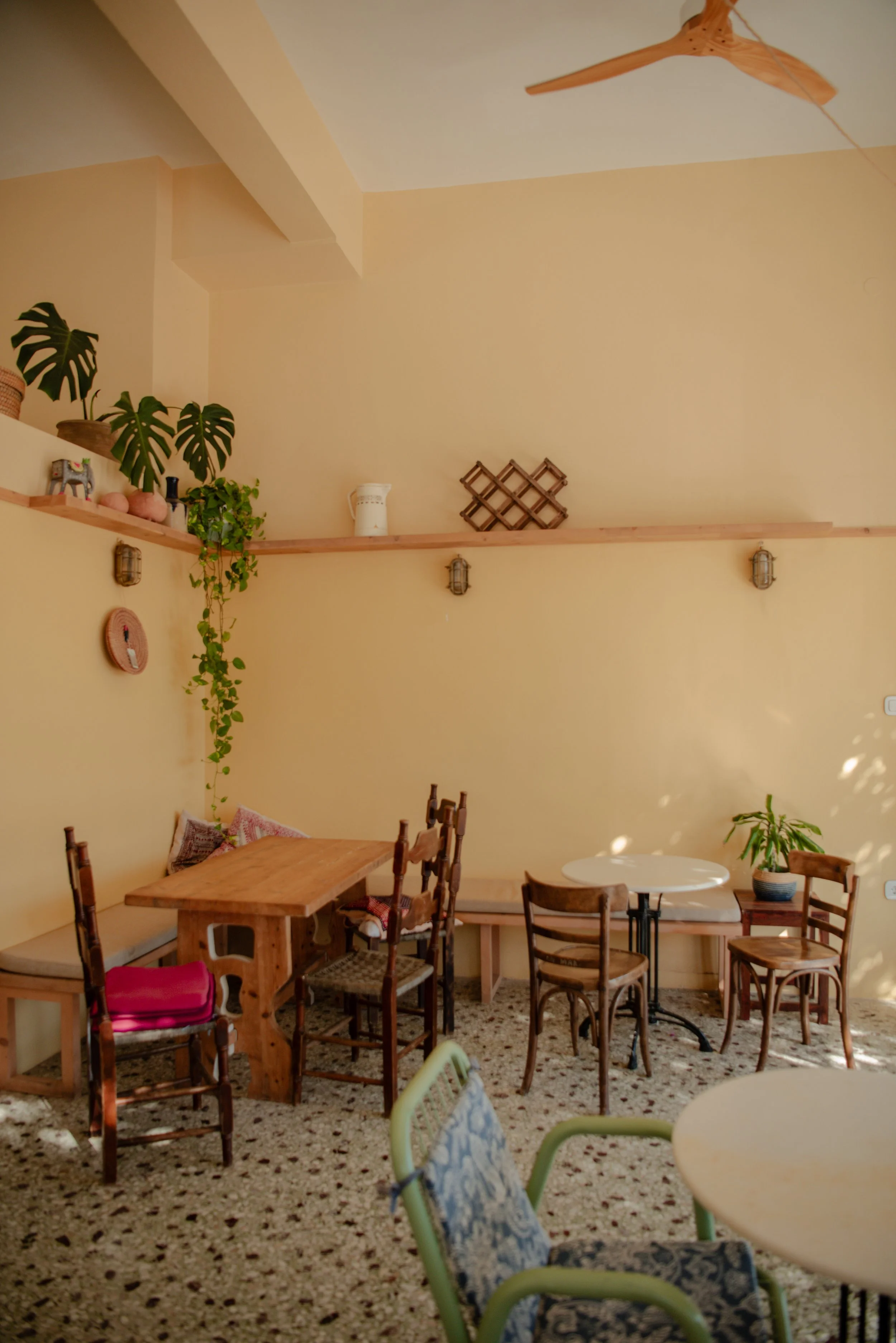Tinos-Vegan-Restaurant-13.jpg