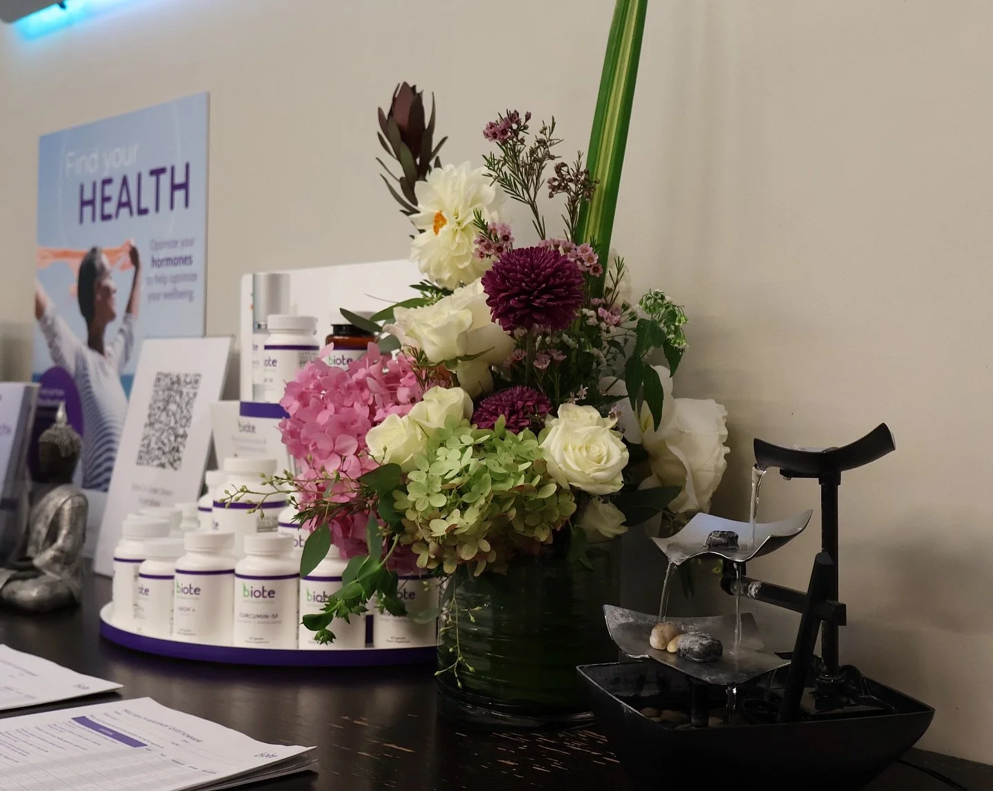 Your business deserves your full attention. 
We&rsquo;ll handle the details.
Florals designed to make your space feel finished, from entryways to corporate interiors.

#joonandbloom #joonandbloomfloral #luxuryflorals #floraldesign #artfulflorals #mod