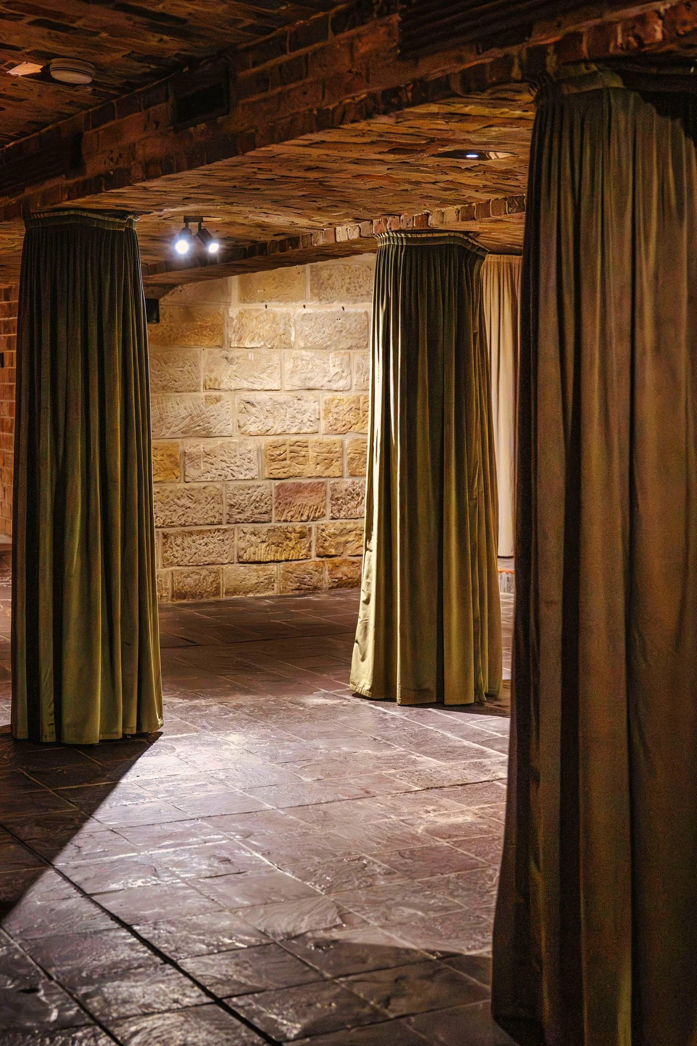 darling-glebe-winecellar-drapes-sandstone-pillars.jpg.jpg