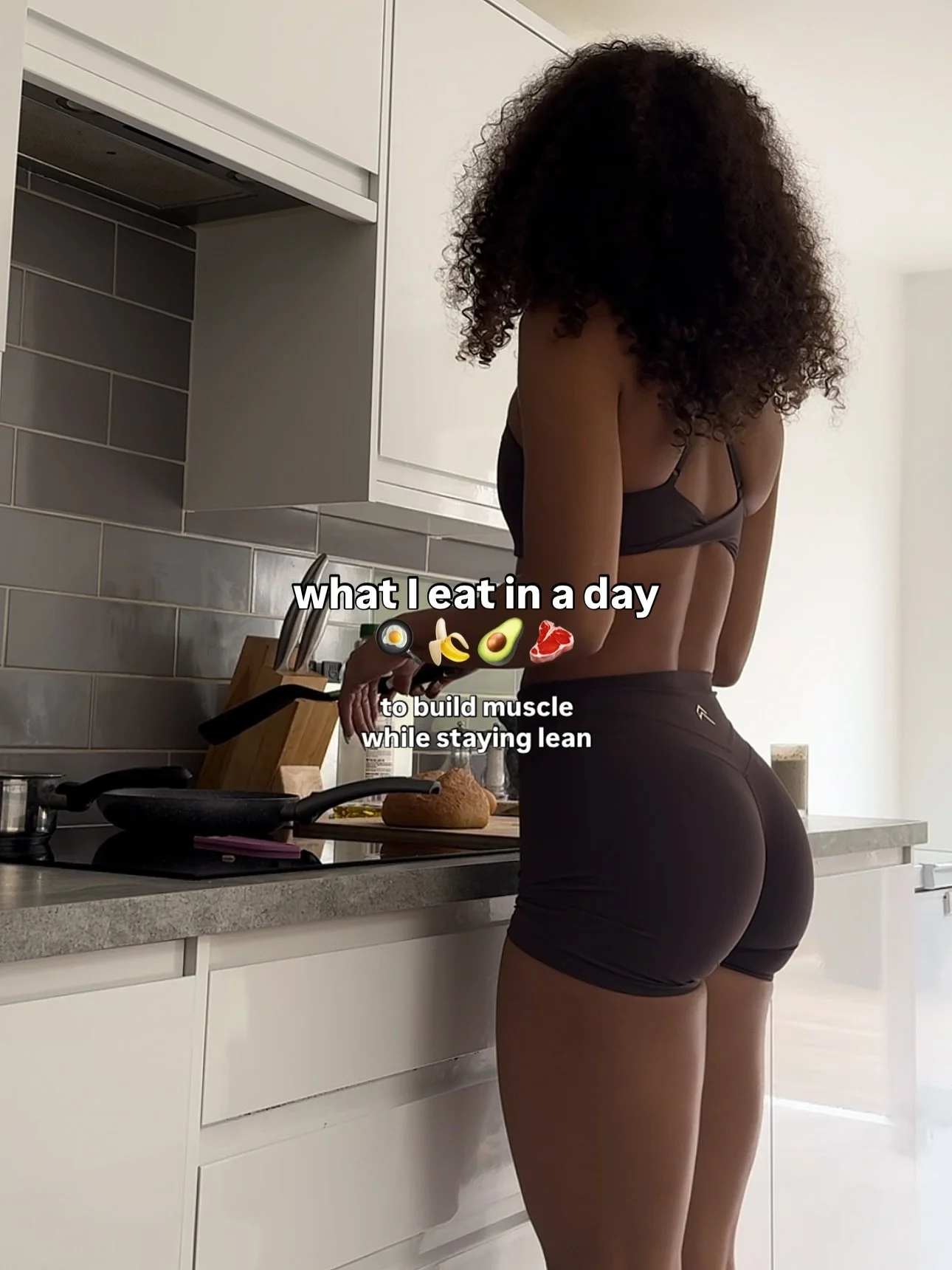 What a day of eating looks like for me as a gym babe who wants to build muscle while staying lean 🍳🍌🥑🥩

Goal: 2600 calories 150g protein

#whatieatinday #buildmuscle #fitnesslifestyle #healthyeatingideas #healthymeals