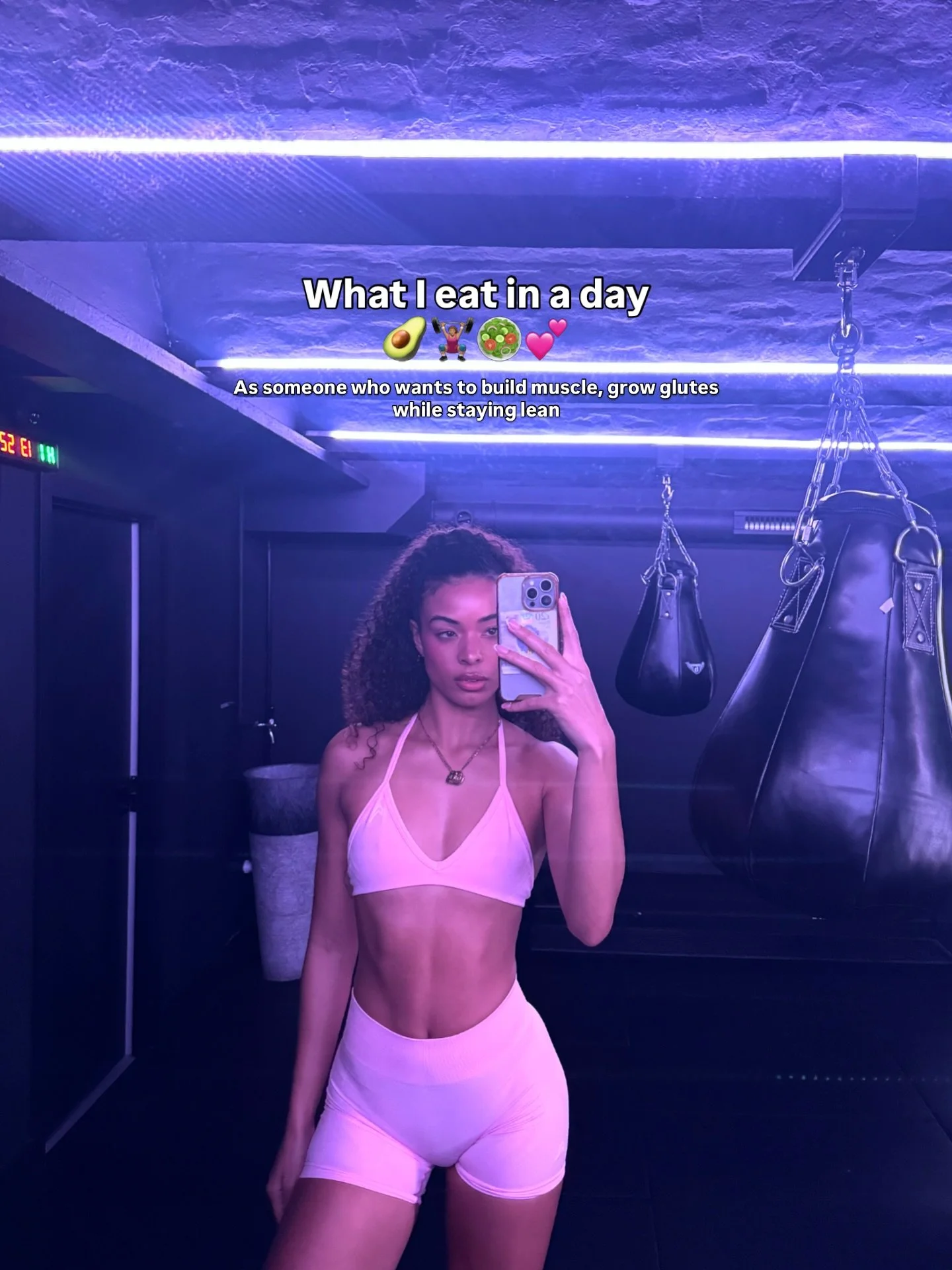 What a day of eating looks like for me, as a girl who wants to build muscle, grow glutes while staying lean 🥑💕🥗🏋🏽&zwj;♀️

Goal: 2500 calories 150g protein

#whatieatinaday #wieiad #buildmuscle #gymfood #healthydiet