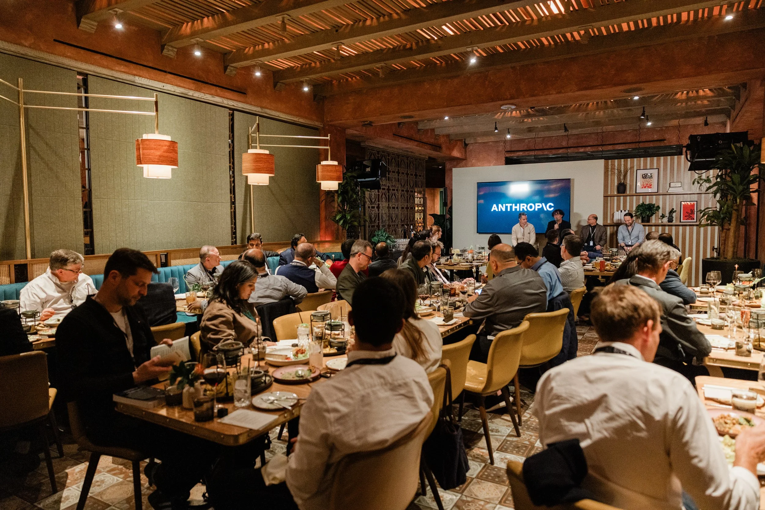 7396_2025 AWS REINVENT FOR ANTHROPIC BY AZUREE HOLLOWAY-X5.jpg