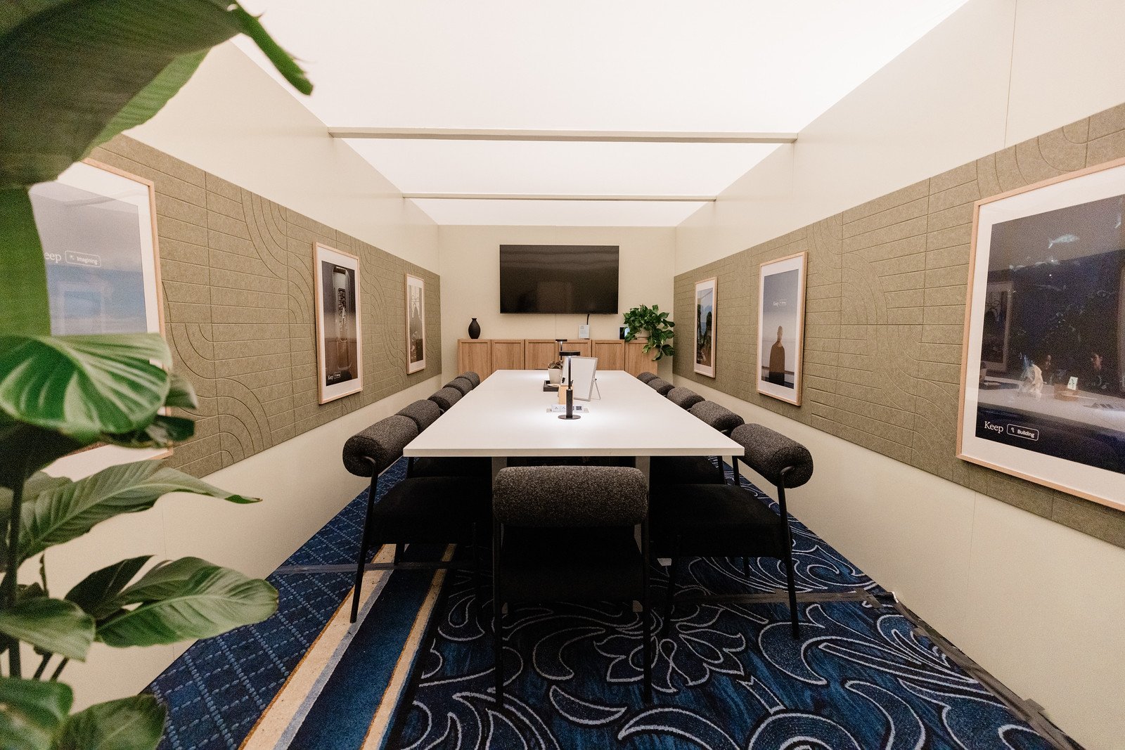 5319_2025 AWS REINVENT FOR ANTHROPIC BY AZUREE HOLLOWAY-X3.jpg