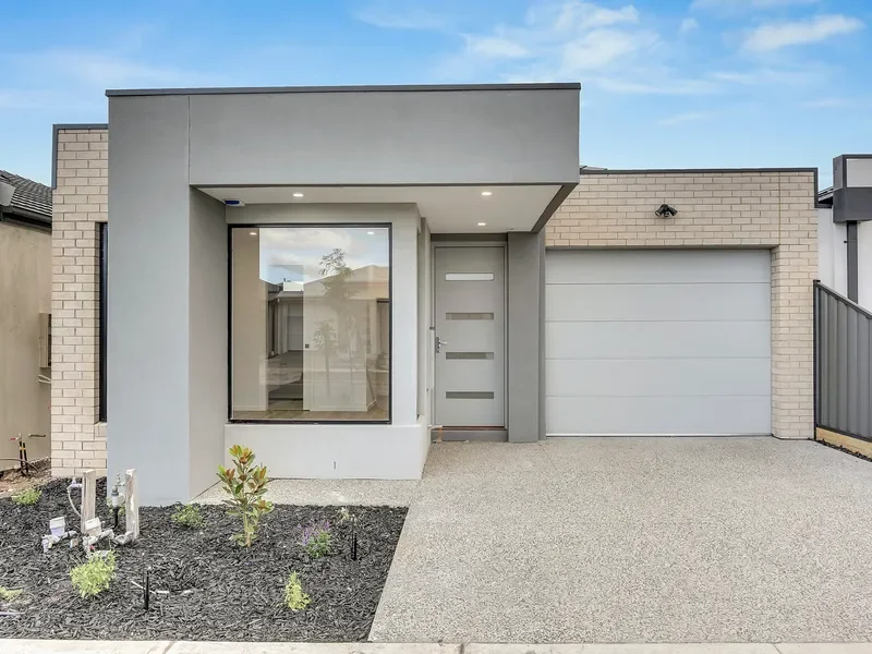 44 MEALIE AVENUE, MICKLEHAM