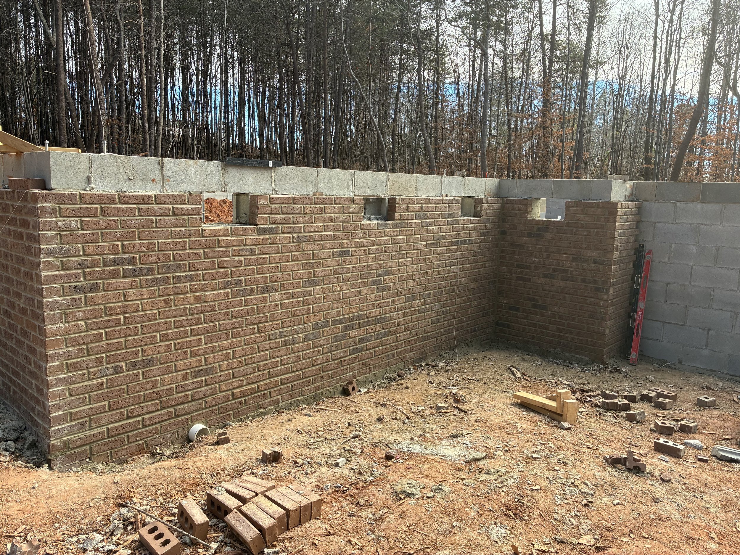 Oranssi carpenter using bench saw