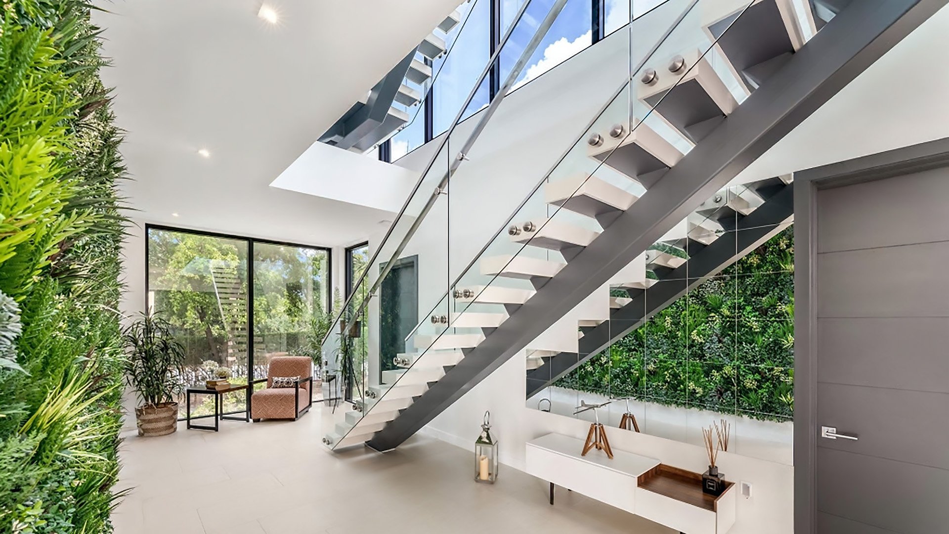 Cayman - Alive Design -NHQ Lobby