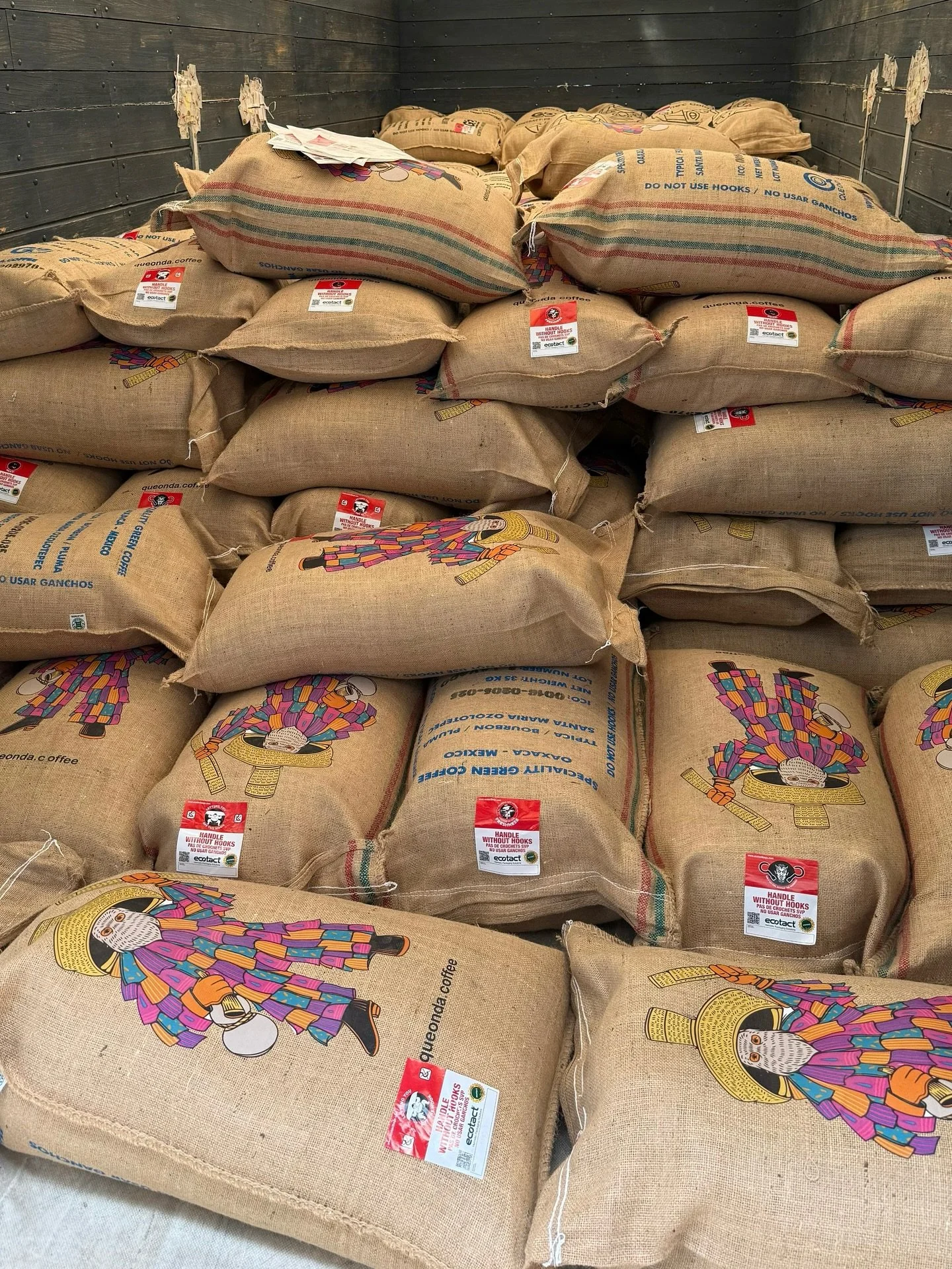 Que Onda coffee shipment is on the move! 🔜 UK