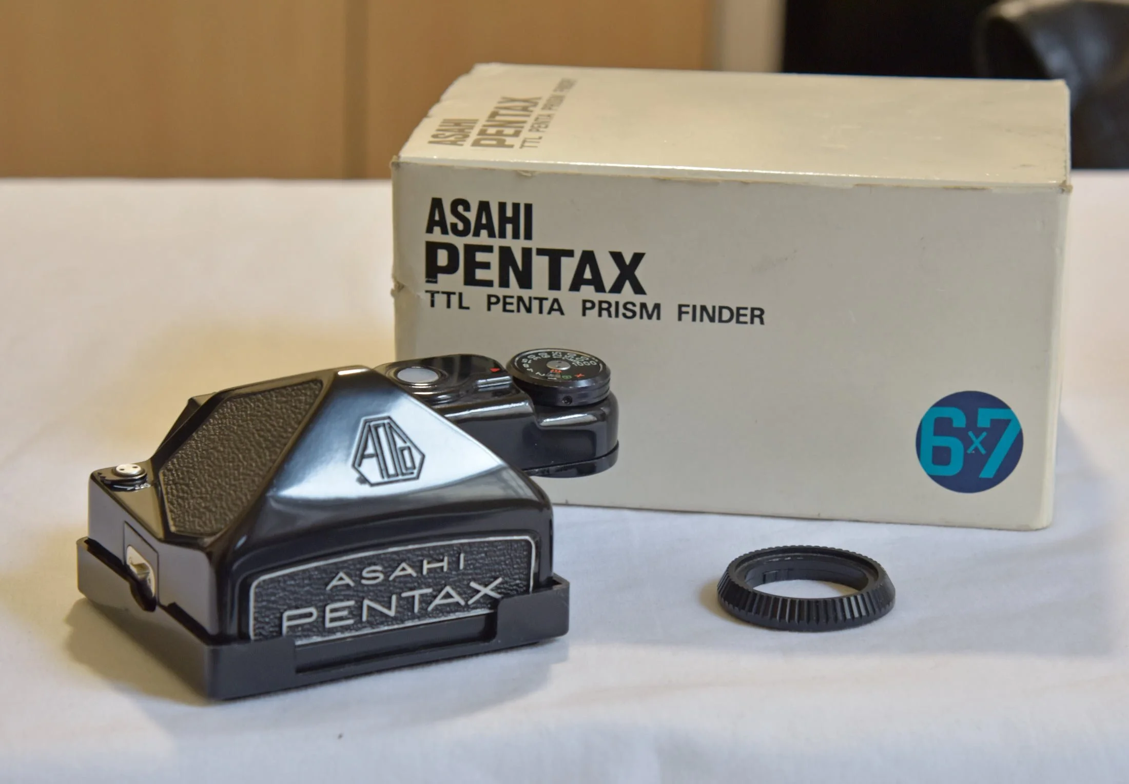 Asahi Pentax 6x7 TTL Prism