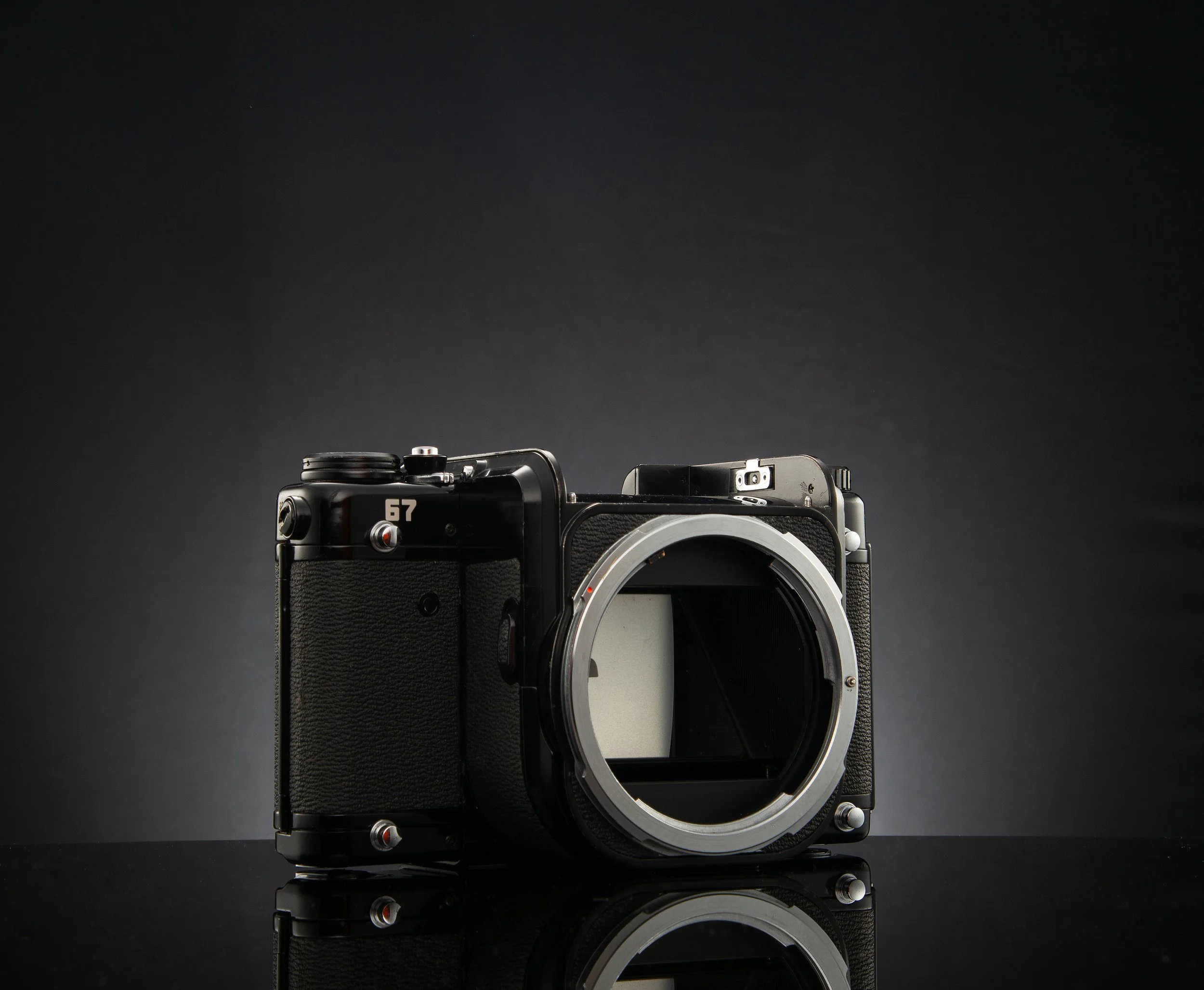 Asahi Pentax 67 body (1).jpg