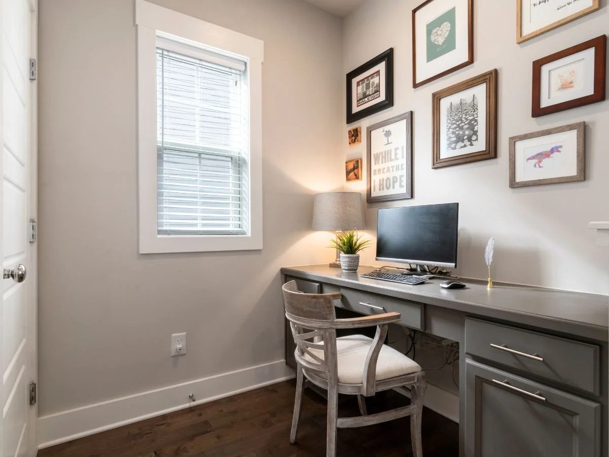 Home Office Desk Organization That Keeps Essentials Within Reach