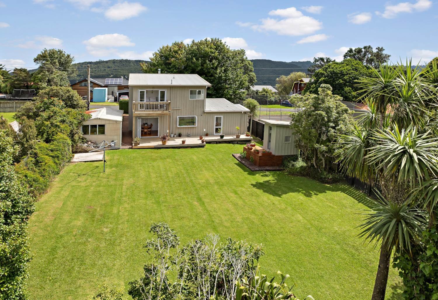 8 Lookout Drive, Laingholm