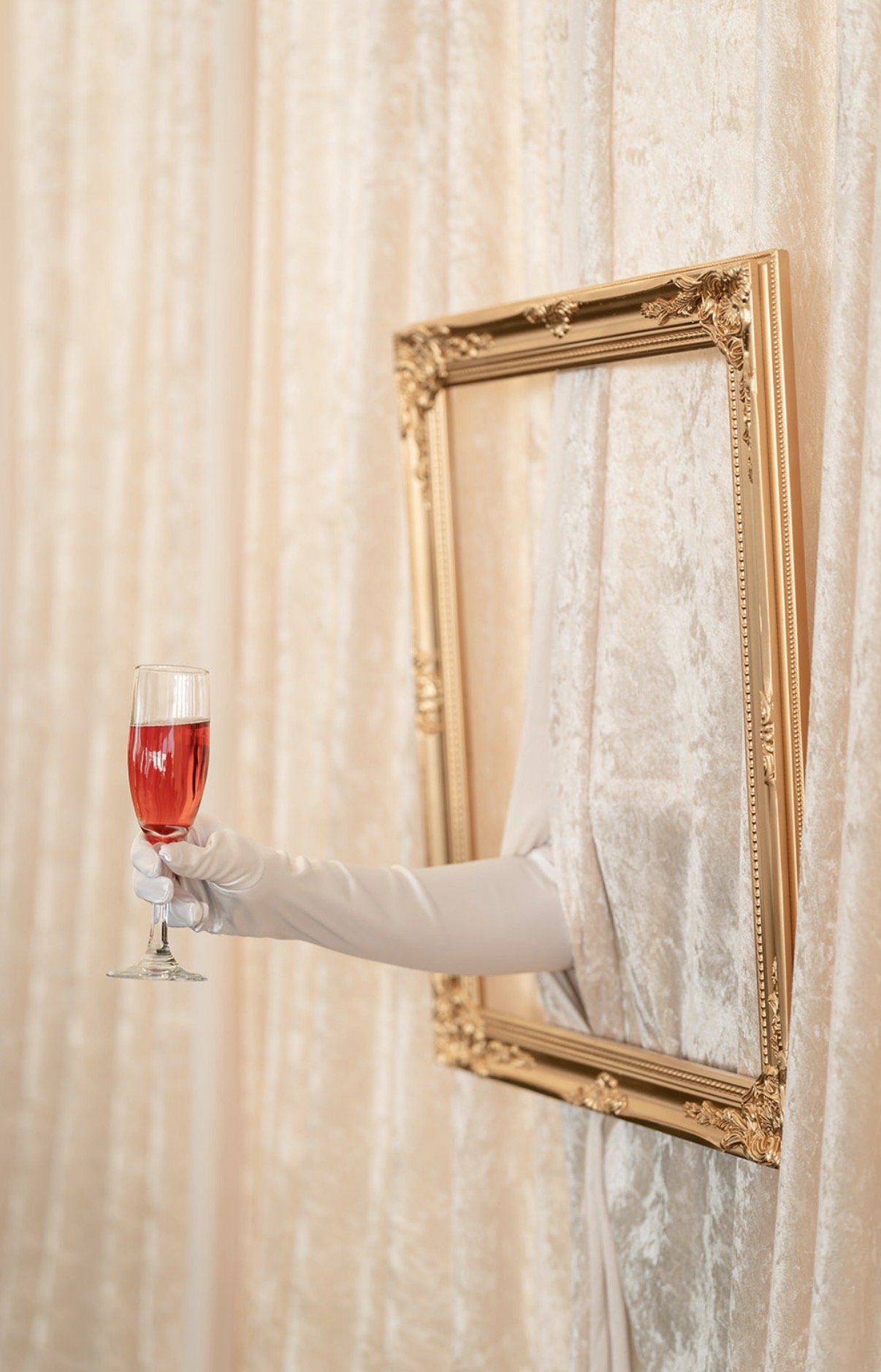 CREATIVE EVENT IMMERSIVE DESIGN EVENT PLANNER WELCOME DRINK WEDDING TREND