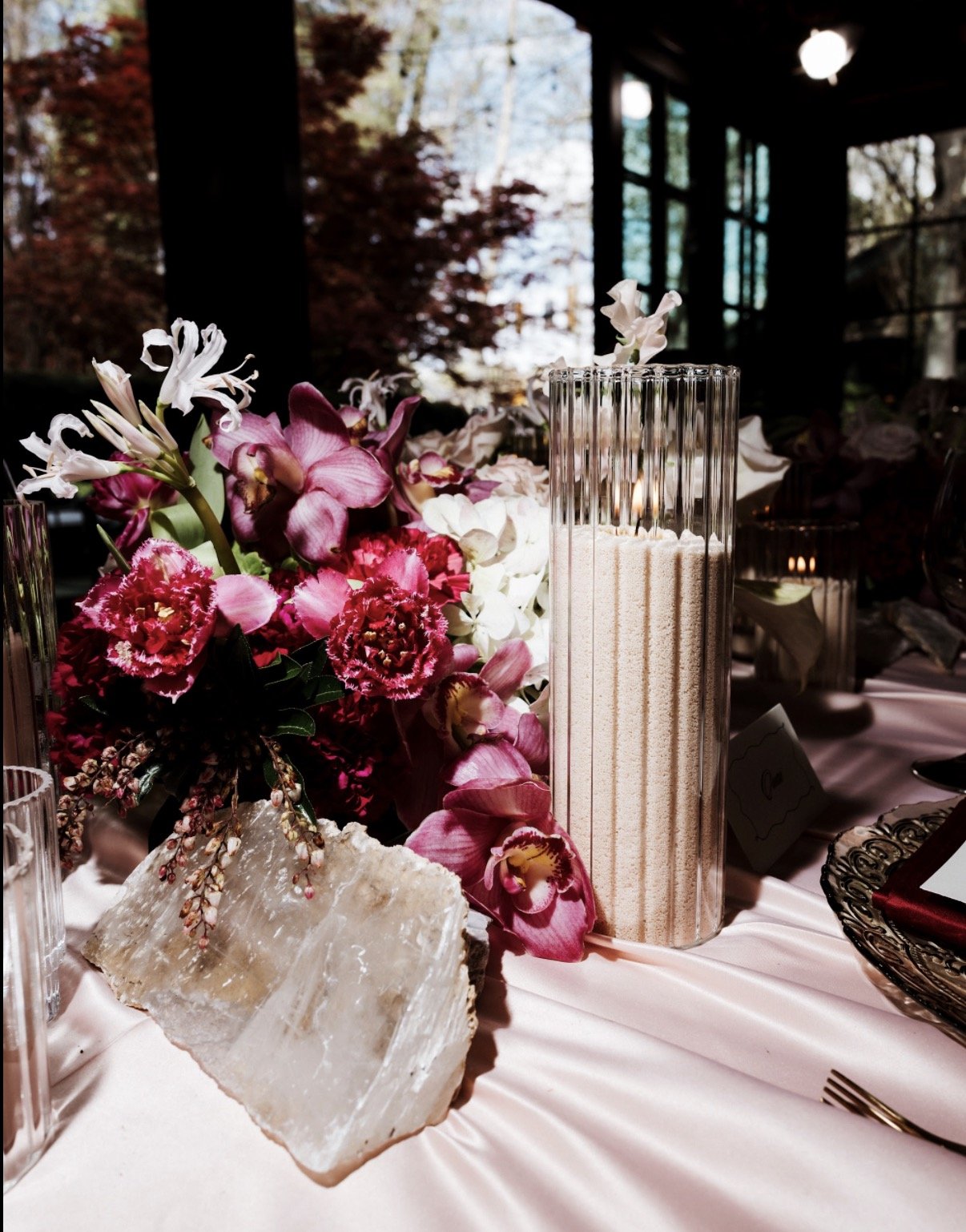DMC EVENT PLANNER DESIGNER CRYSTALS AND VIBRANT PINK TABLE DECOR TUSCANY UTAH