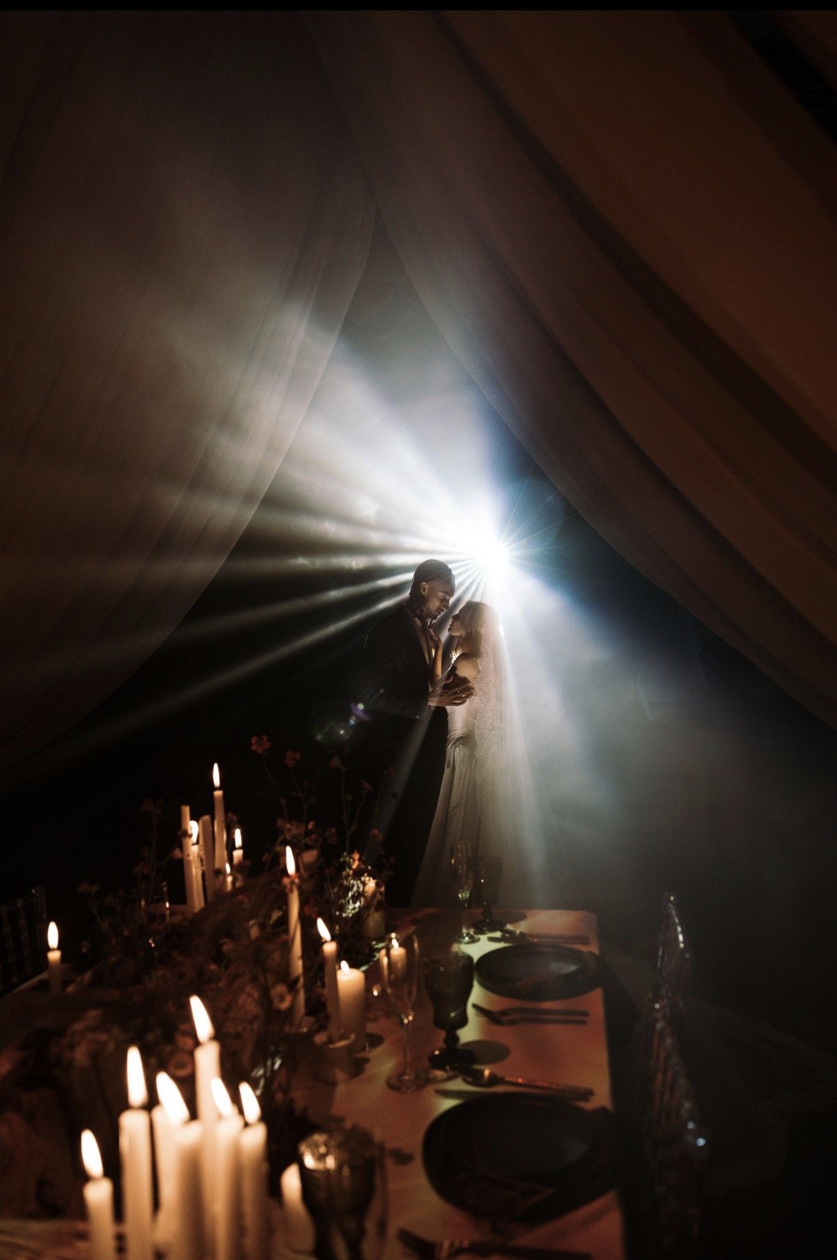 FANCY WEDDING MOODY LIGHTING EVENT DESIGNER EVENT PRODUCER PLANNER